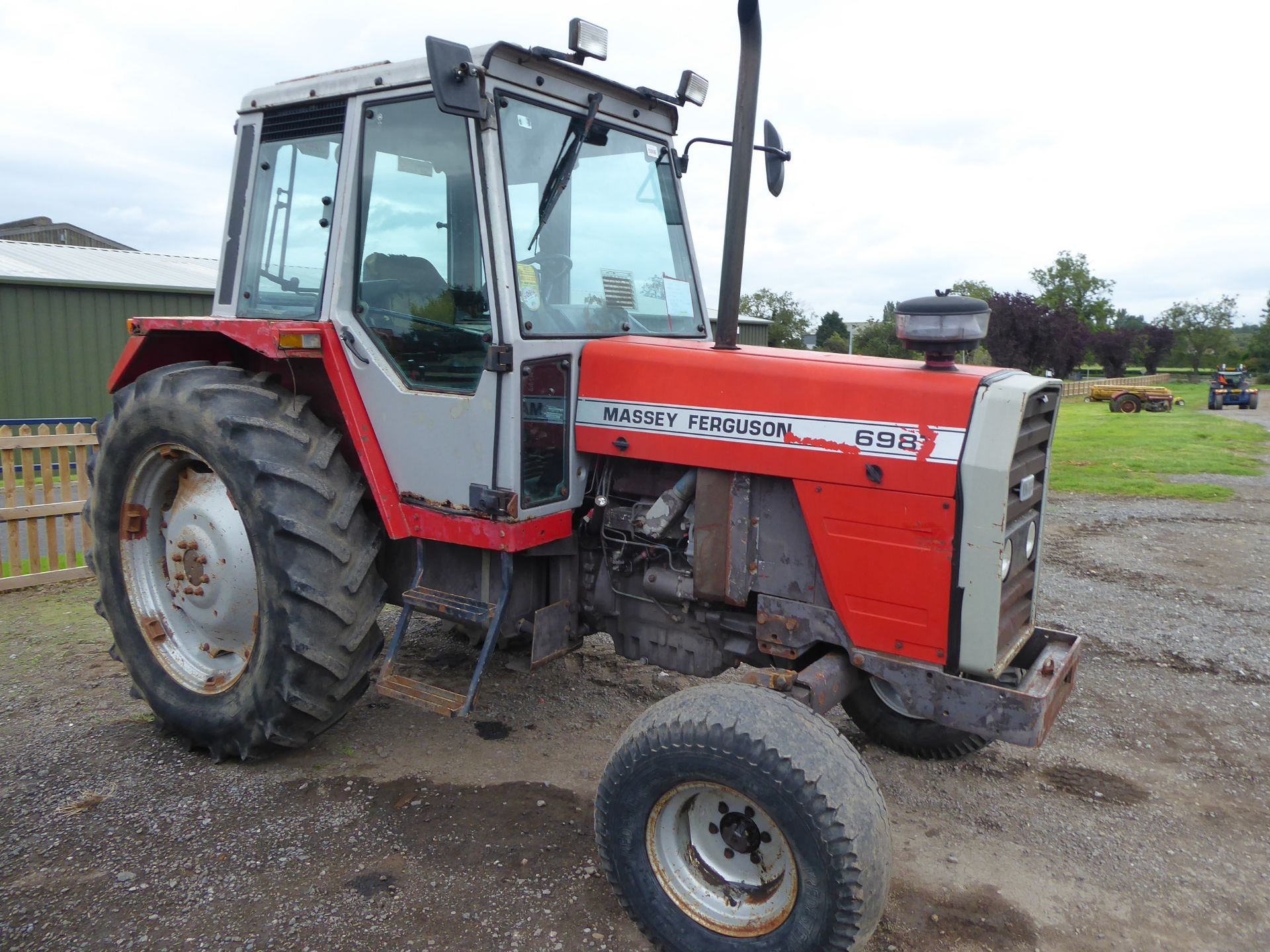 MF 6980 2wd tractor, gwo, C229 CAT