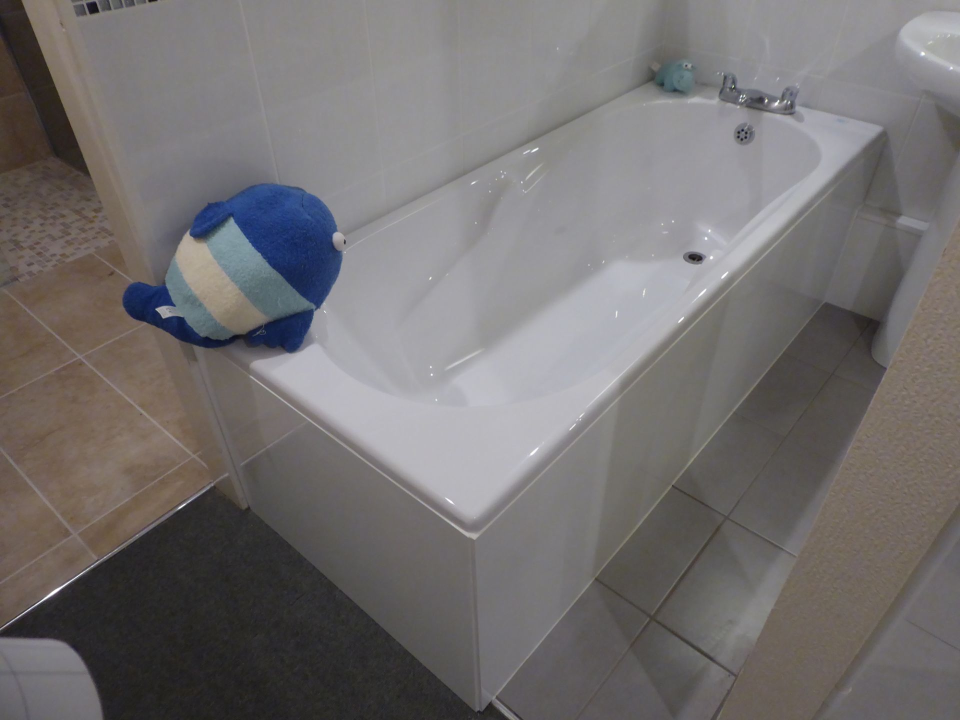 Roca Genova white acrylic bath 1700mmx700mm