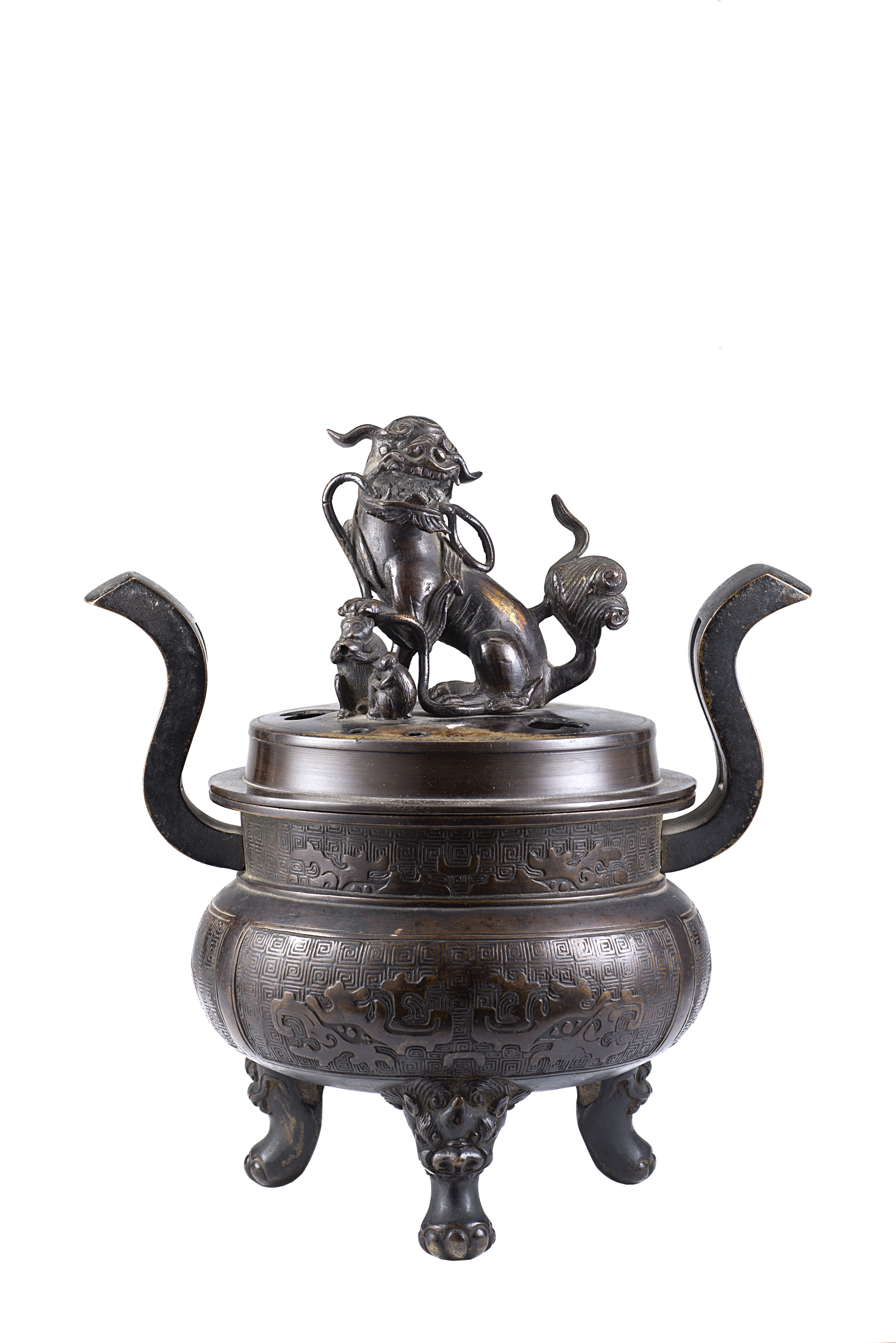 A bronze tripod censer with pierced decorationChina, 20th century(h. 24 cm.)ITIncensiere tripode