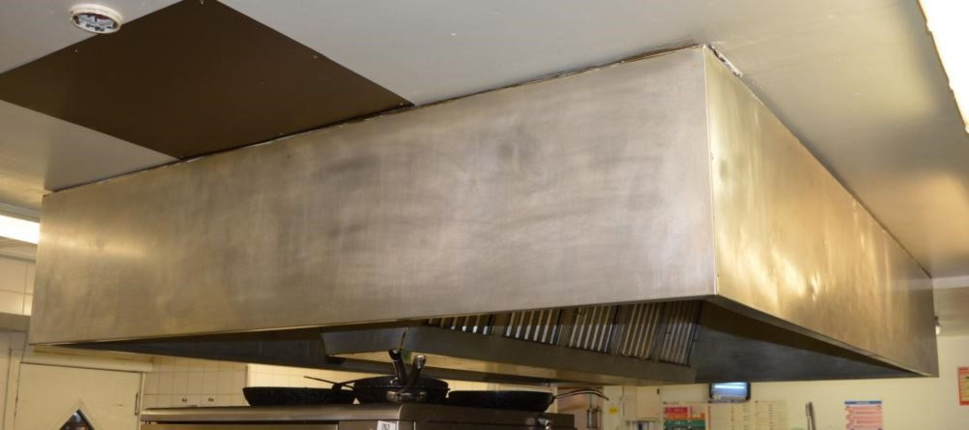 1 x Stainless Steel Canopy Extractor Hood With Filters - H46 x W232 x L351 cms - Filter Unit 250 x 5 - Image 4 of 4
