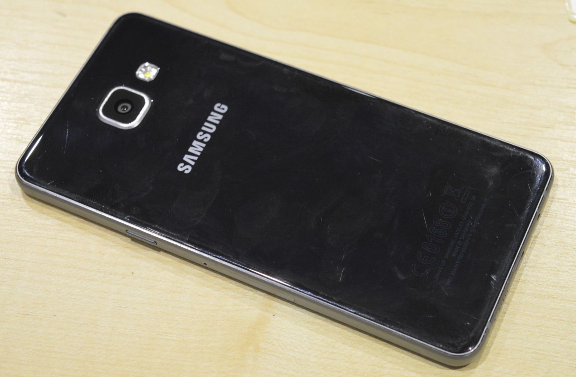 1 x Samsung Galaxy A5 16gb Smart Phone - Model SM-A510F - Black - CL285 - Ref J1234 - Location: - Bild 4 aus 4