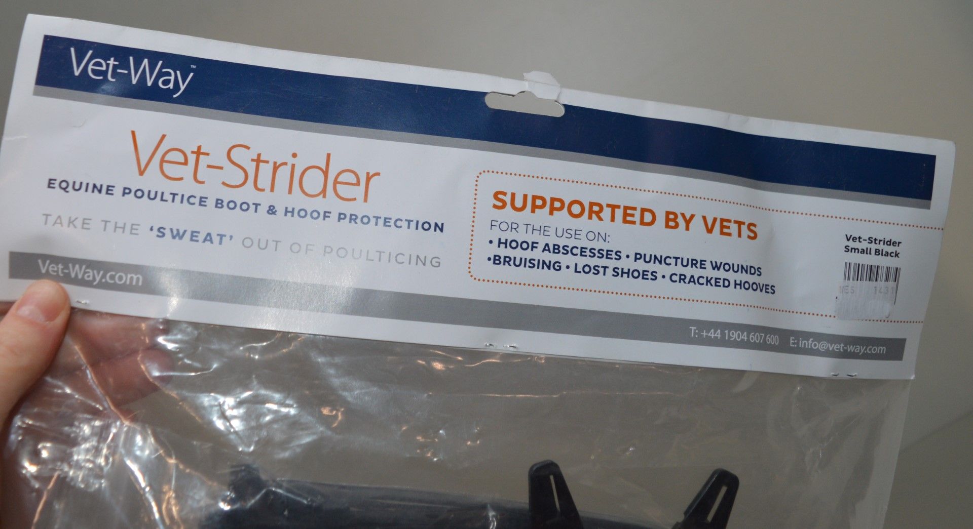 1 x Vet-Strider Equine Poultice Boot and Hoof Protection - CL401 - Suitable For Use on Hoof - Image 3 of 4