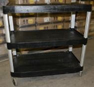 1 x Rubbermaid Trolley In Black With Castors - City Centre Restaurant Closure - CL353 - Ref: M436 -