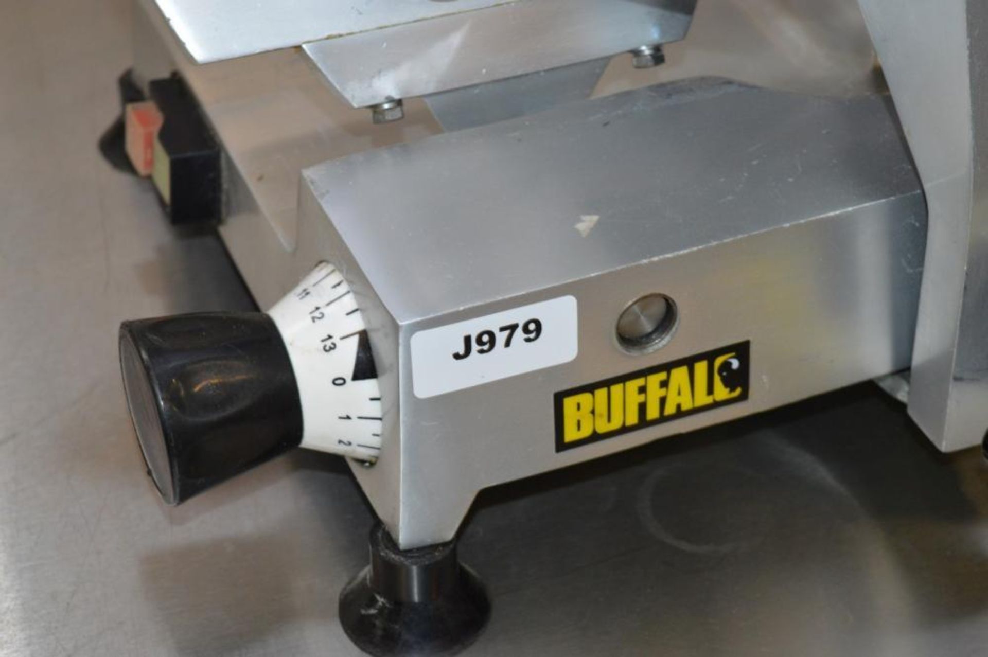 1 x Buffalo CD278 Stainless Steel Commercial 10 Inch Meat Slicer - 240V 120W - H40 x W47 x D40 cms - - Image 6 of 10