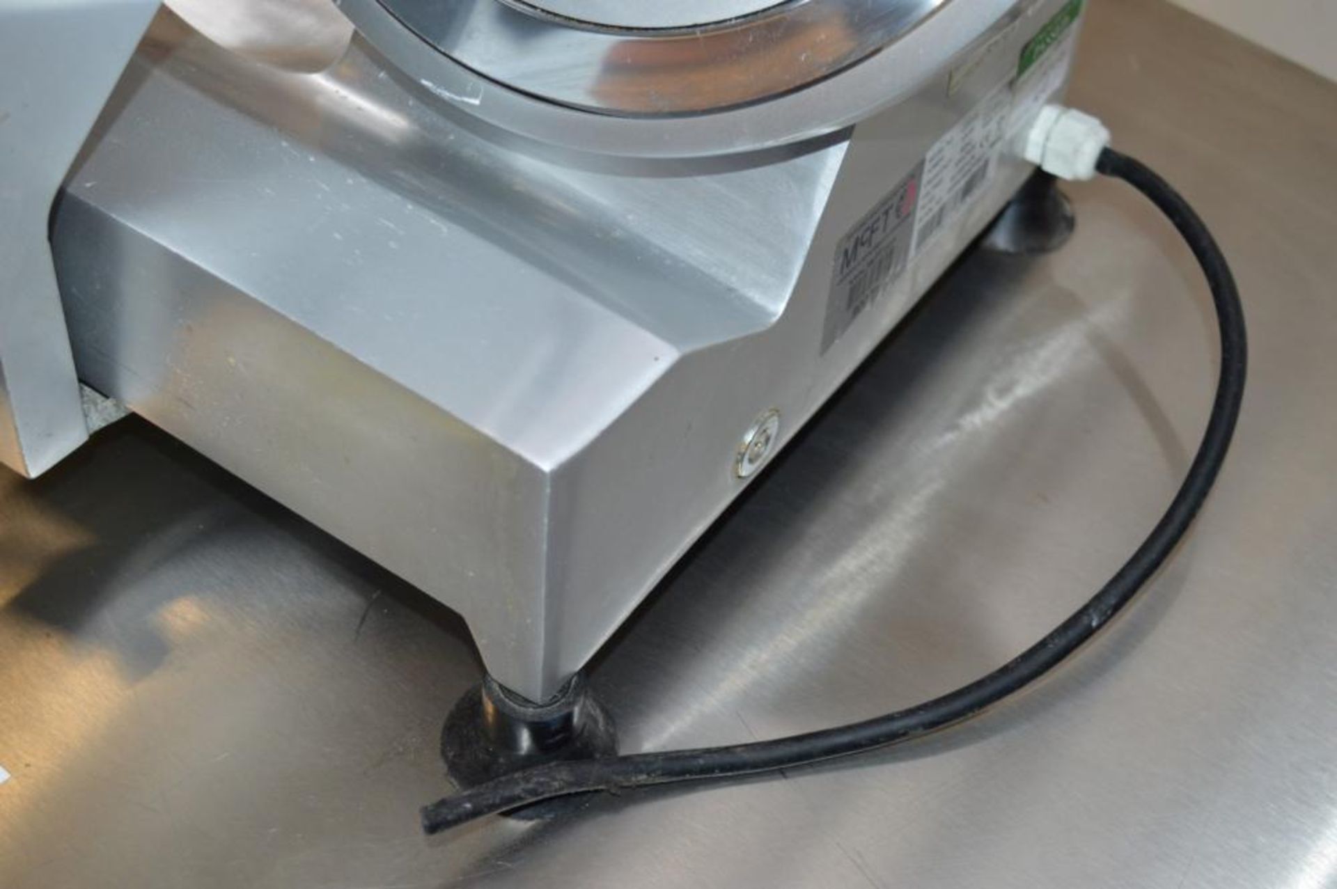 1 x Buffalo CD278 Stainless Steel Commercial 10 Inch Meat Slicer - 240V 120W - H40 x W47 x D40 cms - - Image 3 of 10