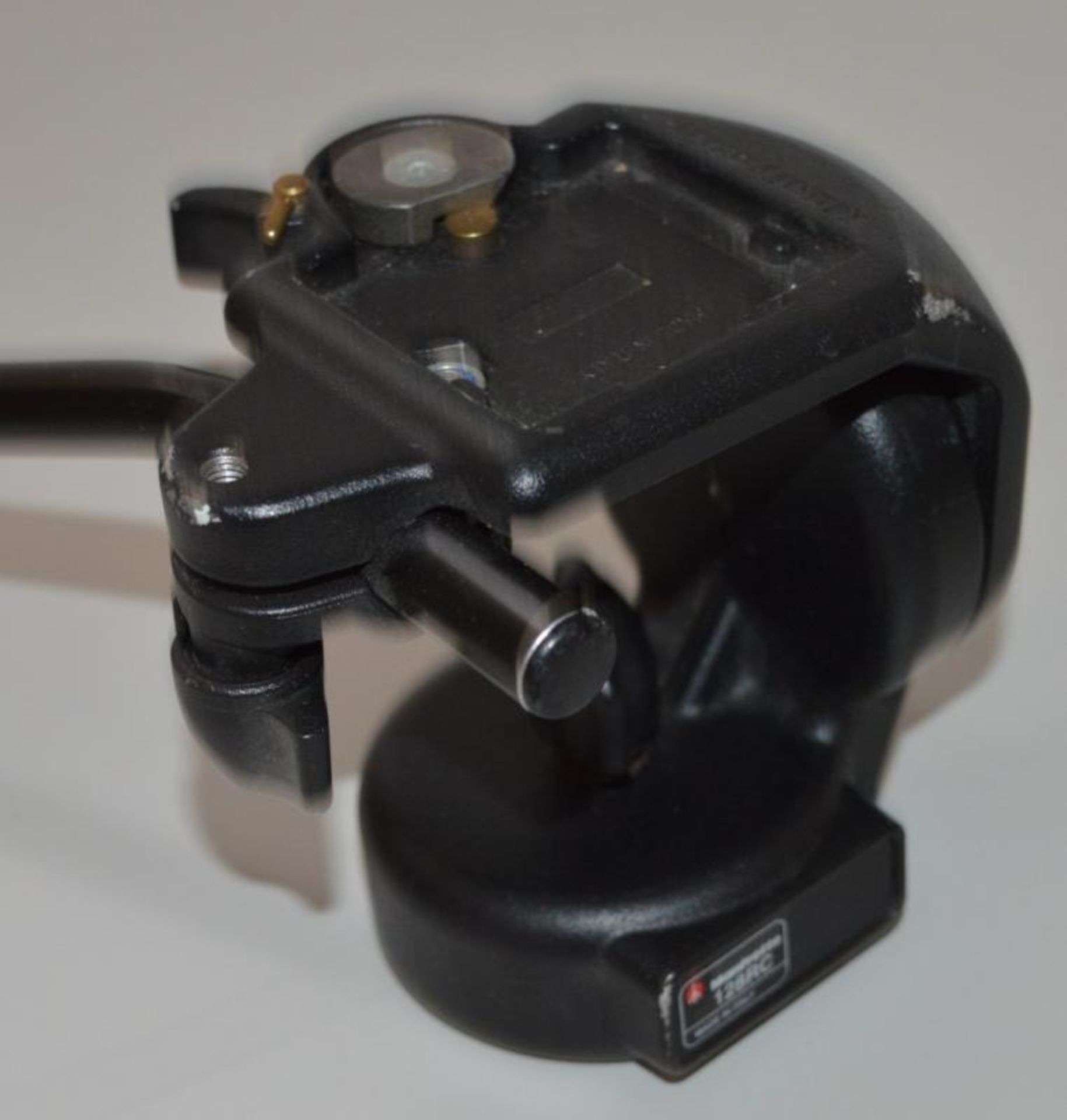 1 x Manfrotto 128RC Camera Tripod Pan Head - C285 - Ref JP717 - Location: Altrincham WA14 - Image 3 of 4