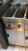 1 x Valentine Twin Tank Electric Fryer With Stainless Steel Construction - CL332 - Location: