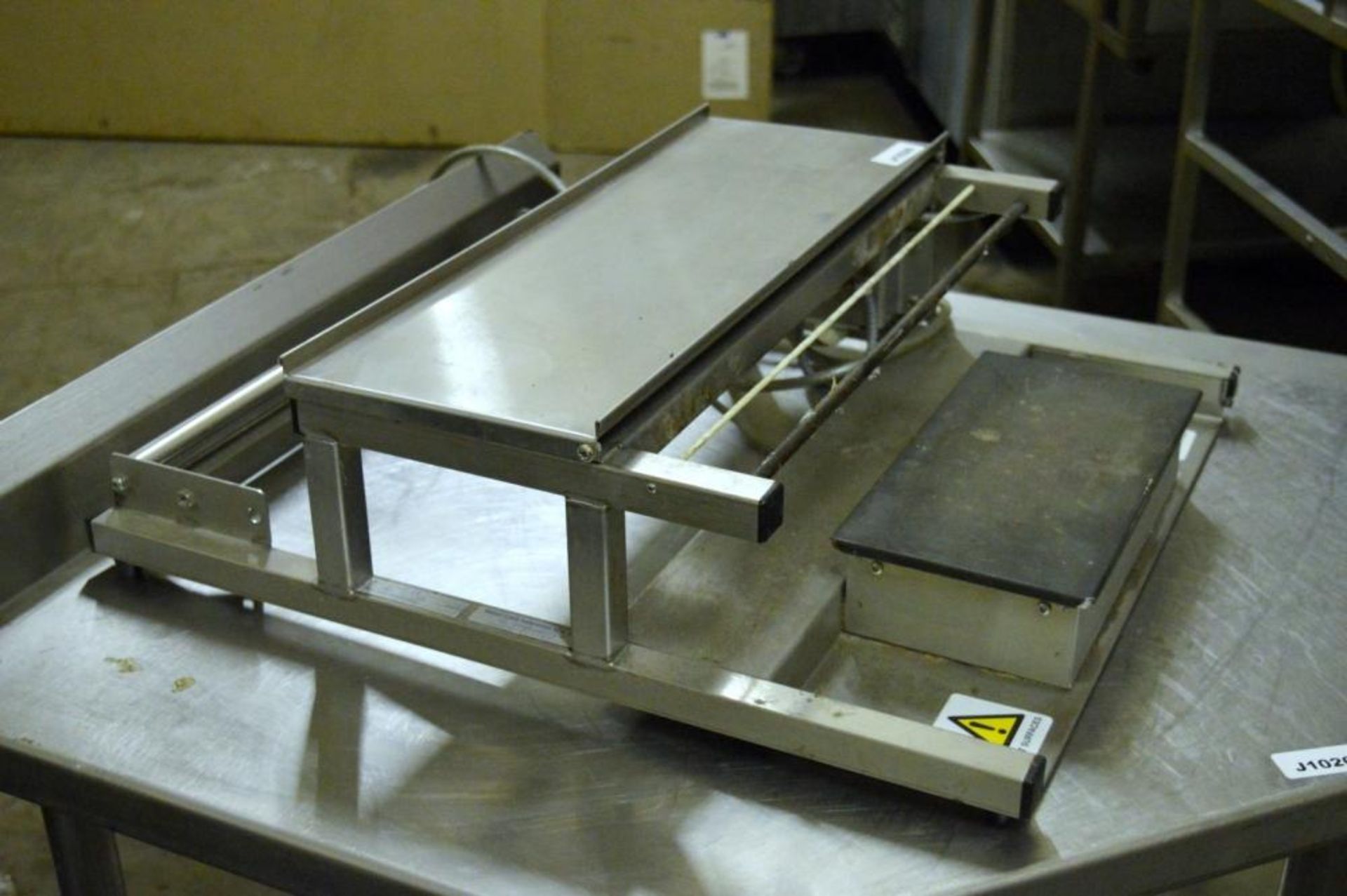 1 x Metalcraft 240v Countertop Food Tray Sealer - H18 x W56 x D61 cms - CL282 - Ref J1026 - Location - Image 3 of 5