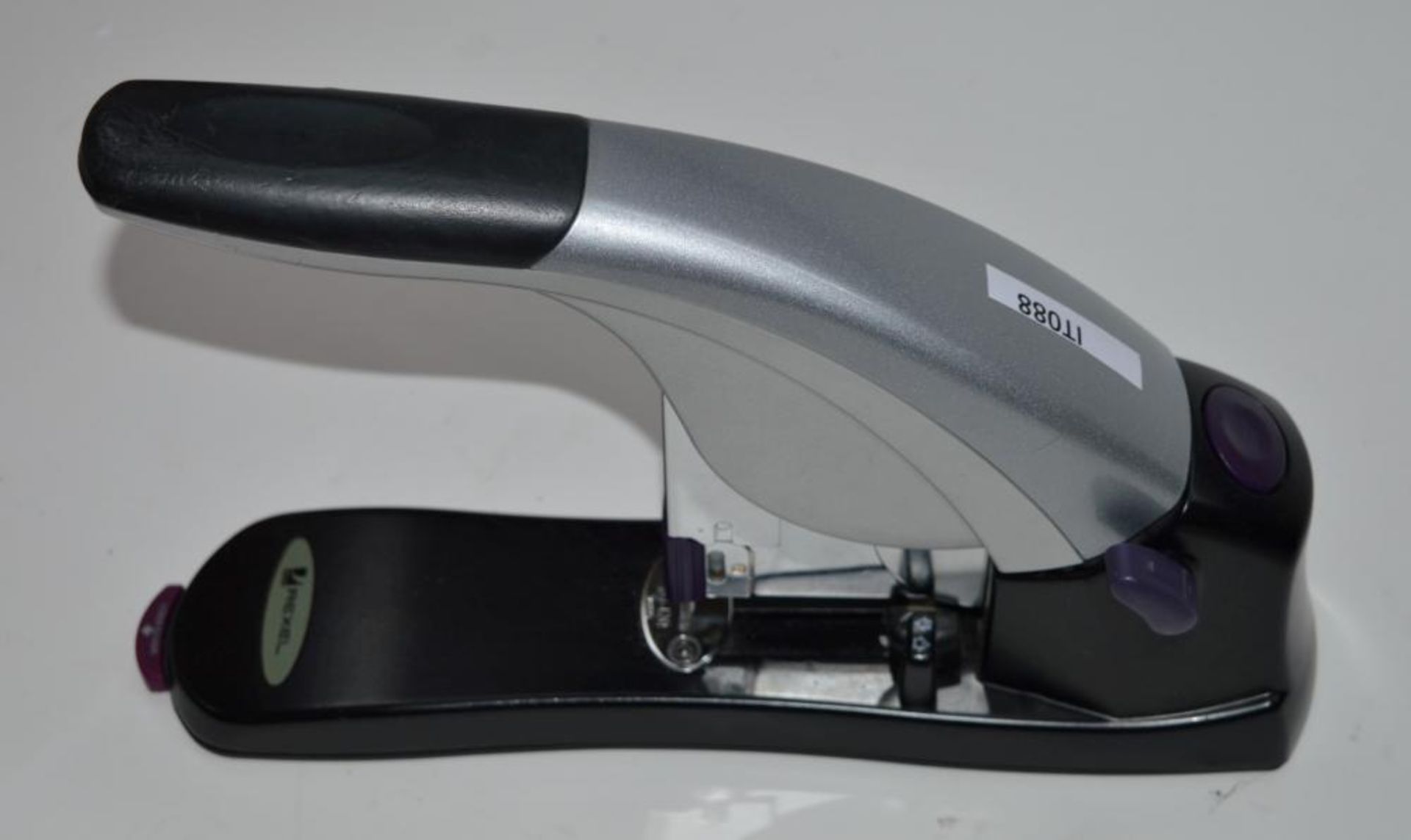 1 x Rexel Mercury Heavy Duty Stapler - CL400 - Ref IT088 H1 - Location: Altrincham WA14 - Image 3 of 3