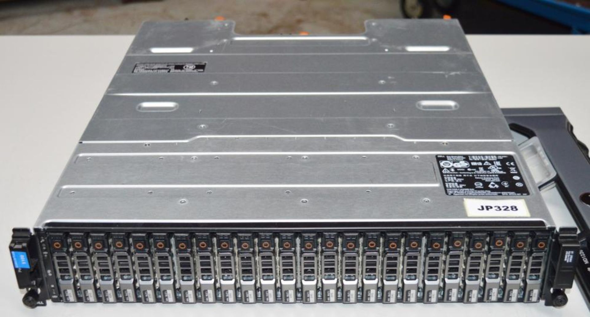 1 x Dell PowerVault MD1220 With Daul 600w PSU's and 2 x MD12 6Gb SAS Controllers - Bild 7 aus 8