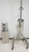 1 x GENERAL ELECTRIC AxiChrom 140/300 Glass Chromatography Column - 1583916