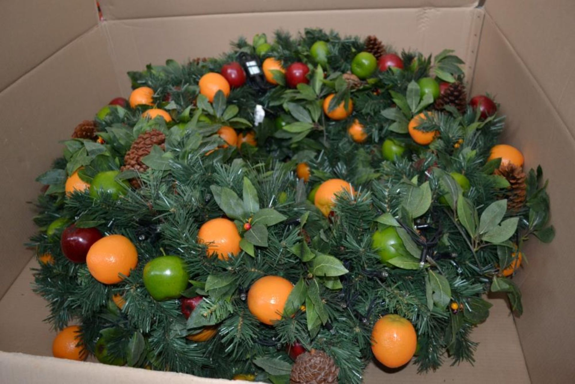 1 x Huge Illuminated Christmas Festive Wreath - Stunning Display Items Recently Removed From Harrods