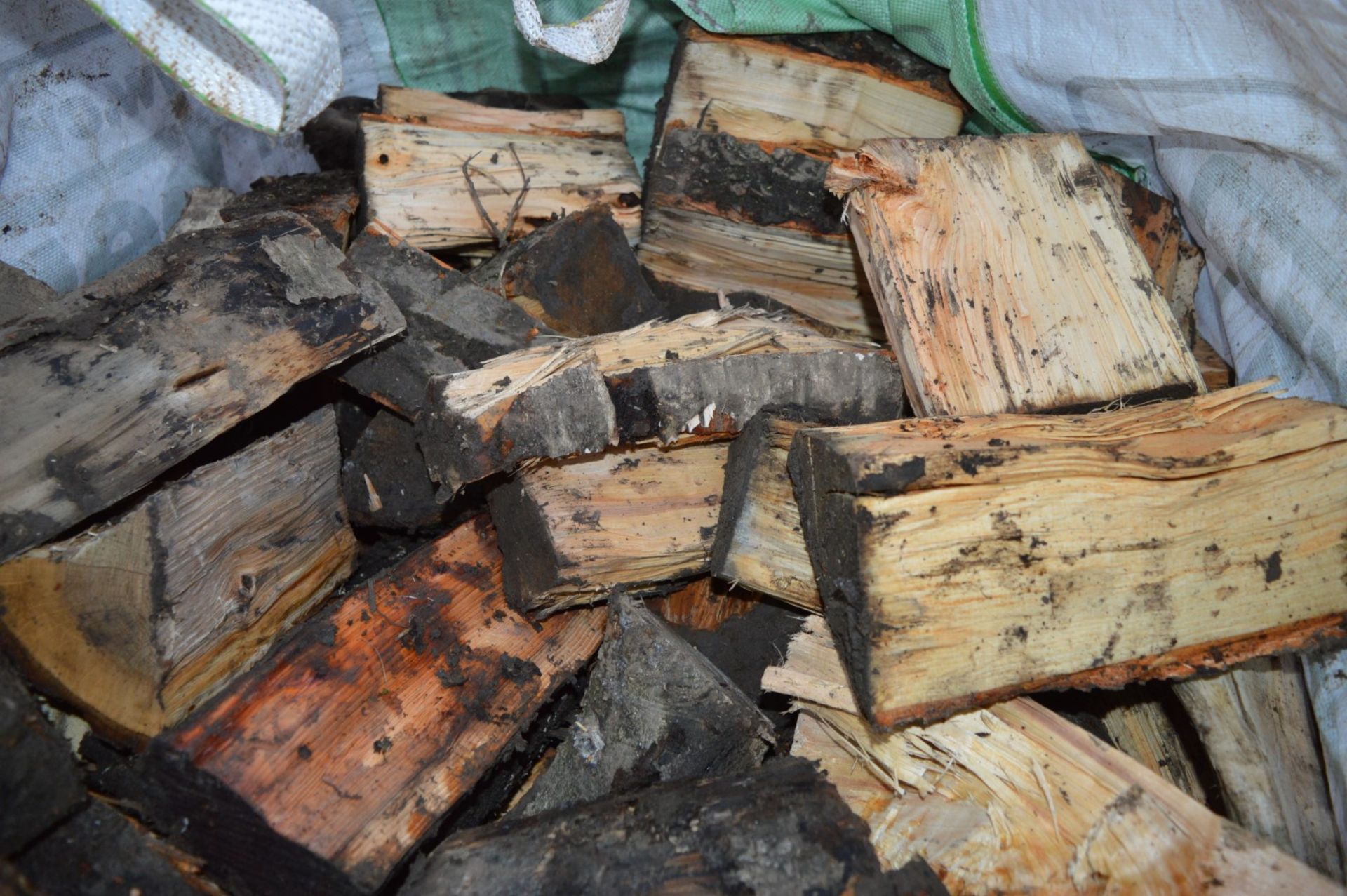 10 x Large Builders Sacks of FIREWOOD Chopped Logs - CL351 - Location: Chorley PR6You will receive - Image 2 of 5