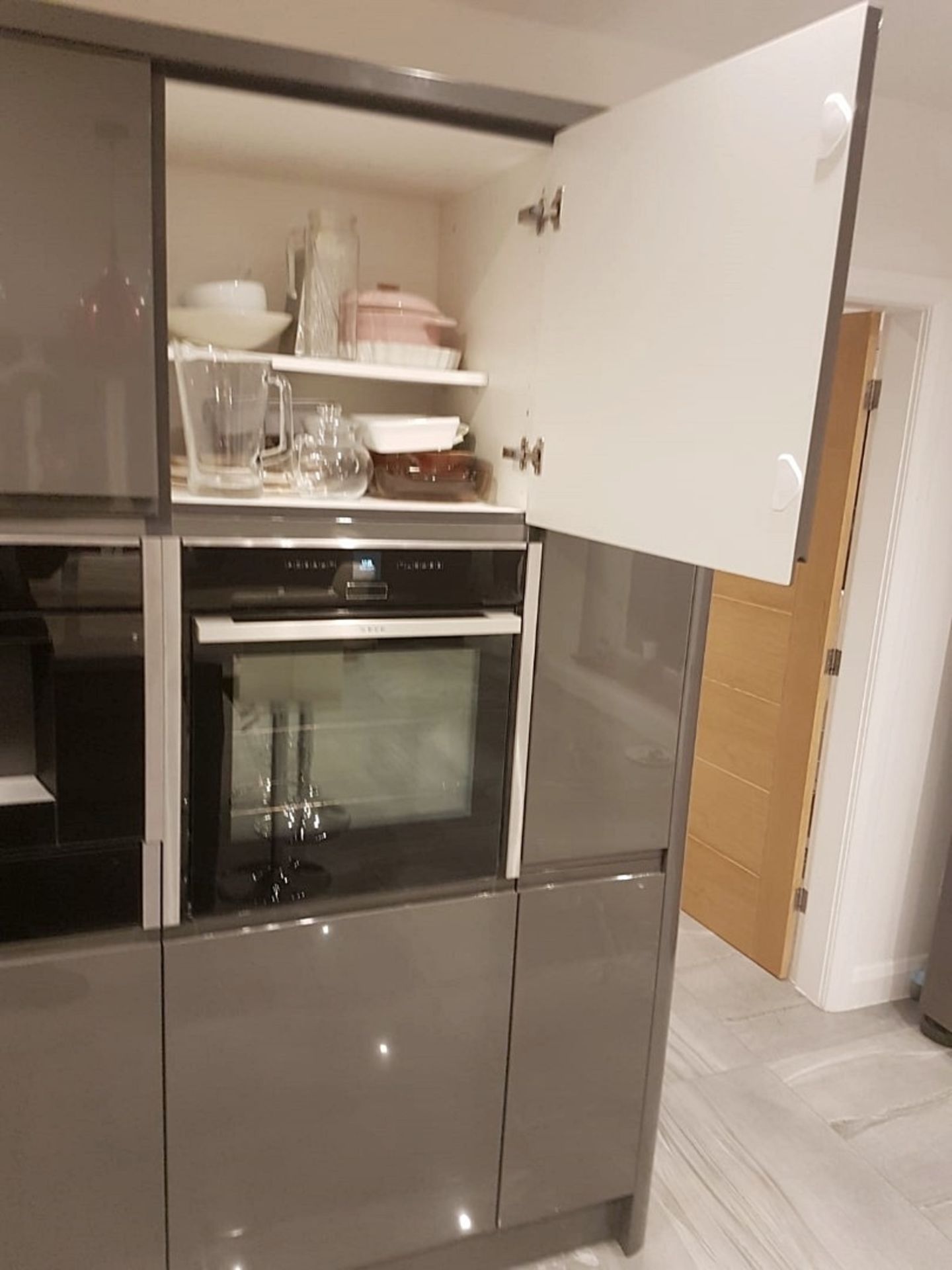 1 x Handleless Bespoke Fitted WREN Kitchen With Integrated Neff Appliances And Laminate Worktops - Image 42 of 72