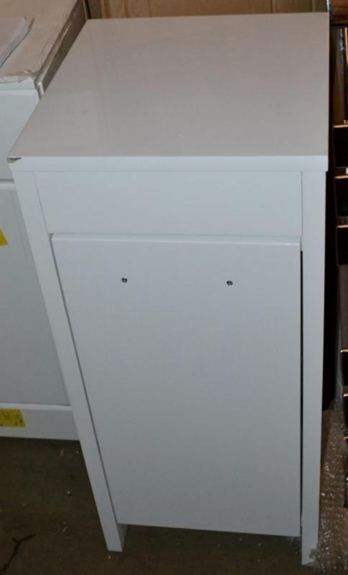 1 x Bathroom Storage Unit In A Soft Grey Lacquer Finish - New / Unused Stock - Dimensions: H178 x W3