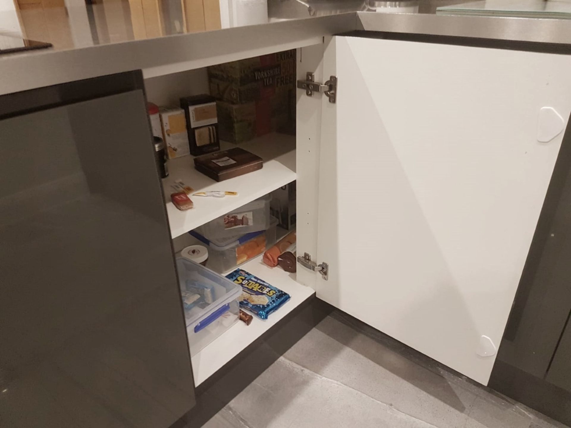 1 x Handleless Bespoke Fitted WREN Kitchen With Integrated Neff Appliances And Laminate Worktops - Image 57 of 72