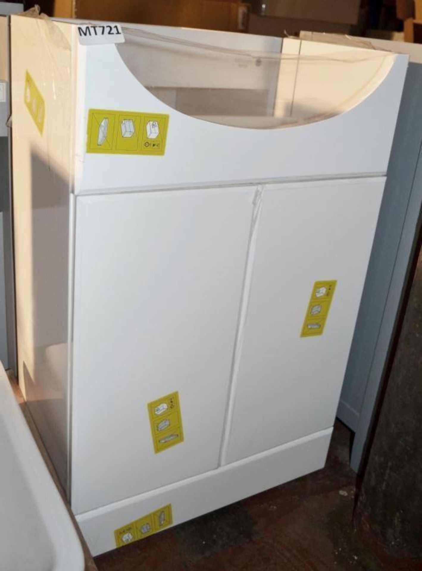 1 x Freestanding 2-Door Vanity Unit In White - Dimensions: H80 x W52 x D30cm - New / Unused  - Ref M