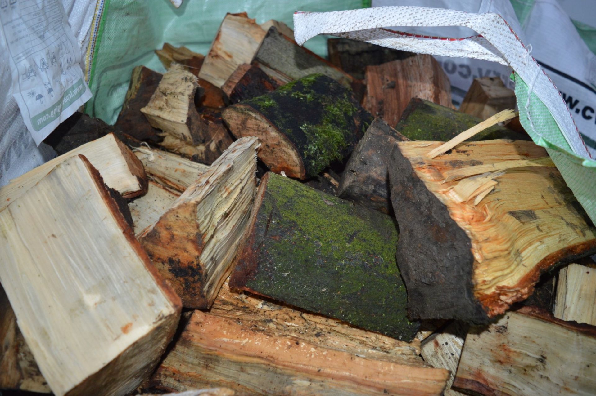 10 x Large Builders Sacks of FIREWOOD Chopped Logs - CL351 - Location: Chorley PR6You will receive - Image 4 of 5