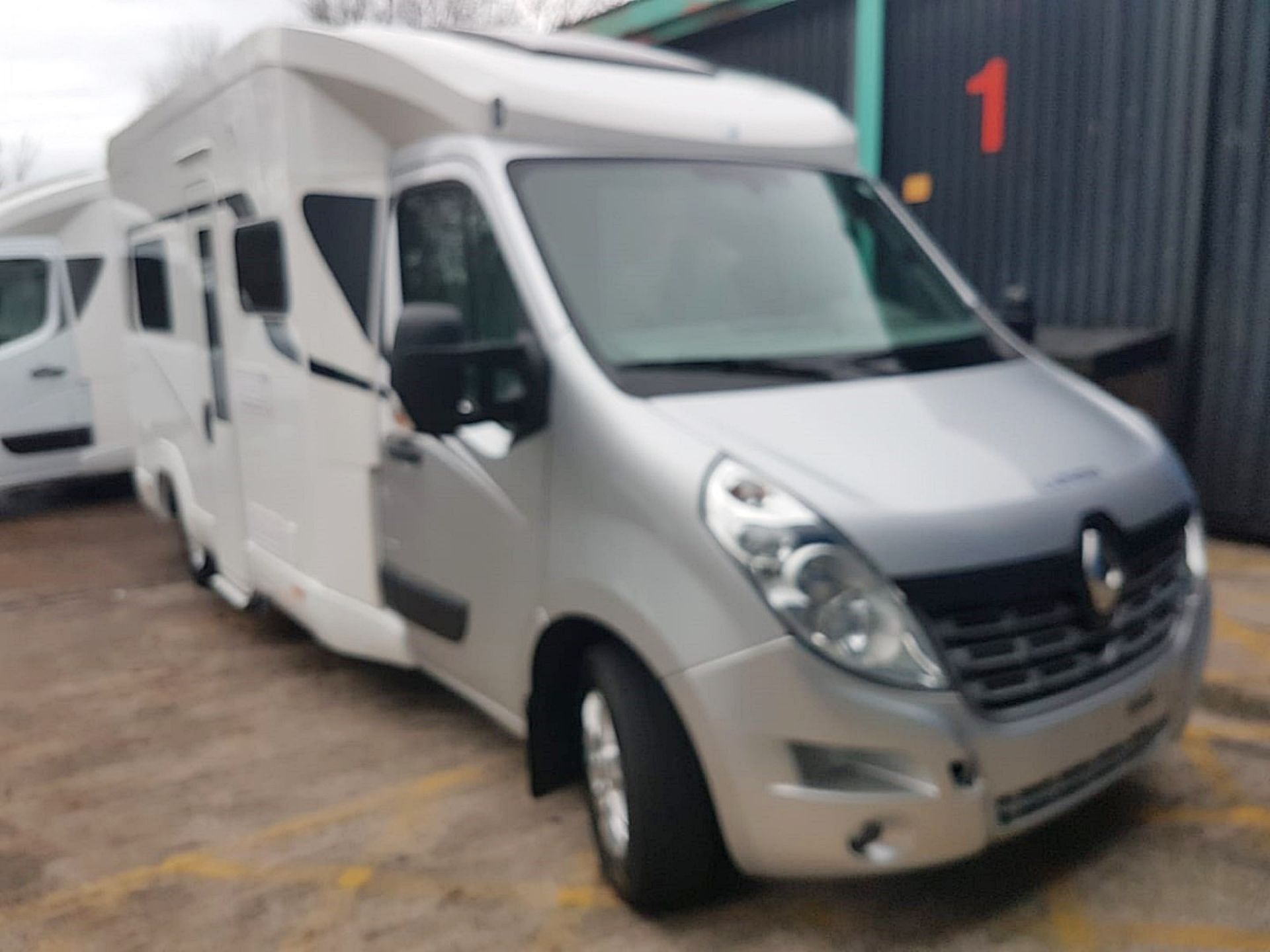 **WITHDRAWN** 1 x Lunar Roadstar EL Coach-Built 2 Berth Motorhome - CL341 - Location: Manchester - Image 5 of 15