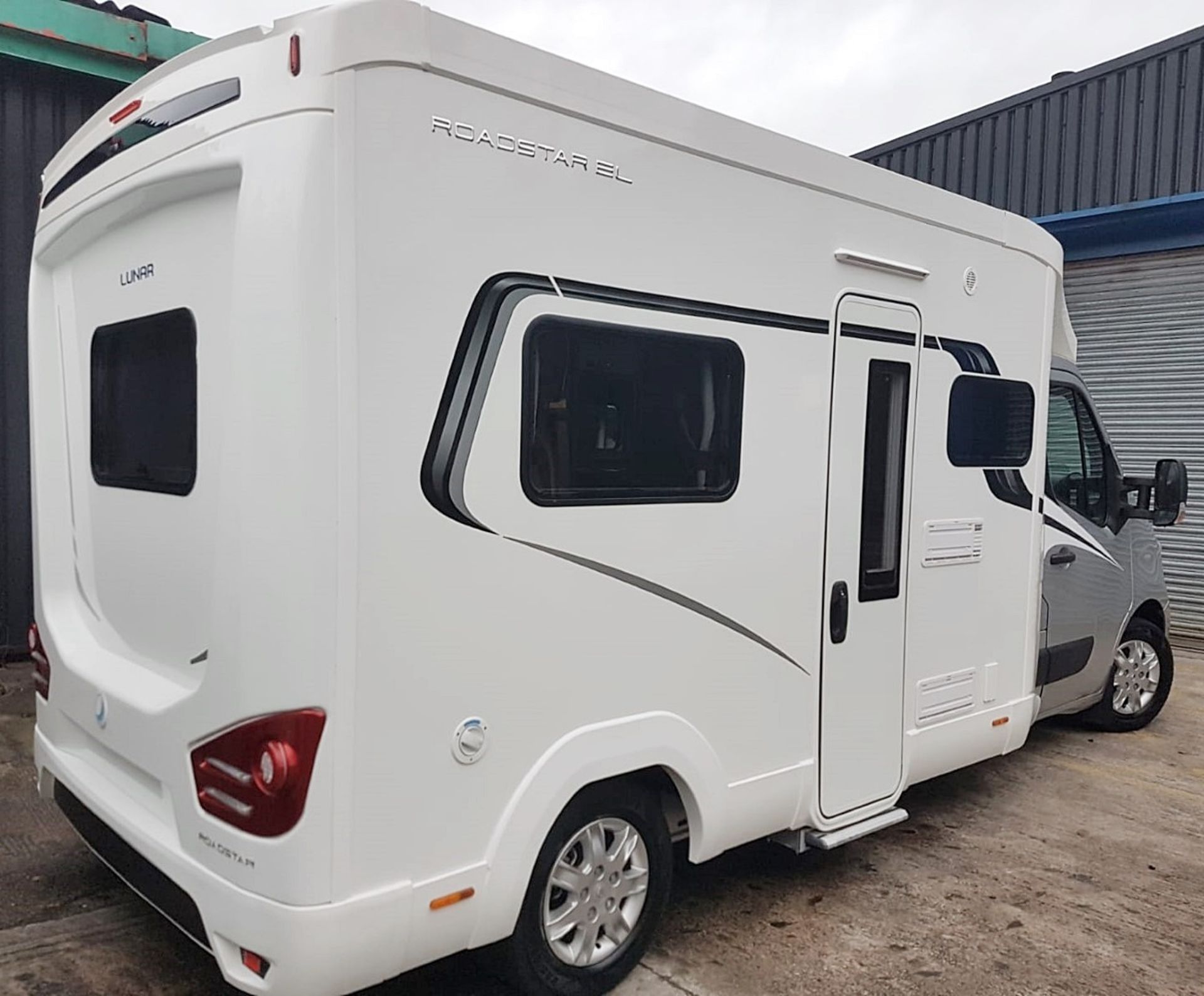 **WITHDRAWN** 1 x Lunar Roadstar EL Coach-Built 2 Berth Motorhome - CL341 - Location: Manchester - Image 4 of 15