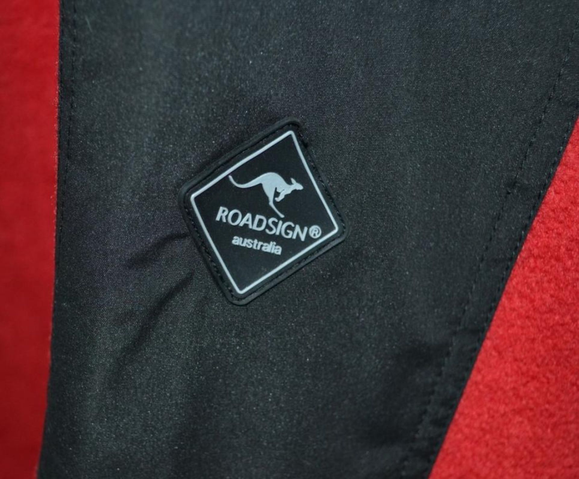 1 x Premium Branded Womens Winter Fleece Jacket - Wind Proof & Water Resistant - Colour: Red / Black - Image 3 of 6