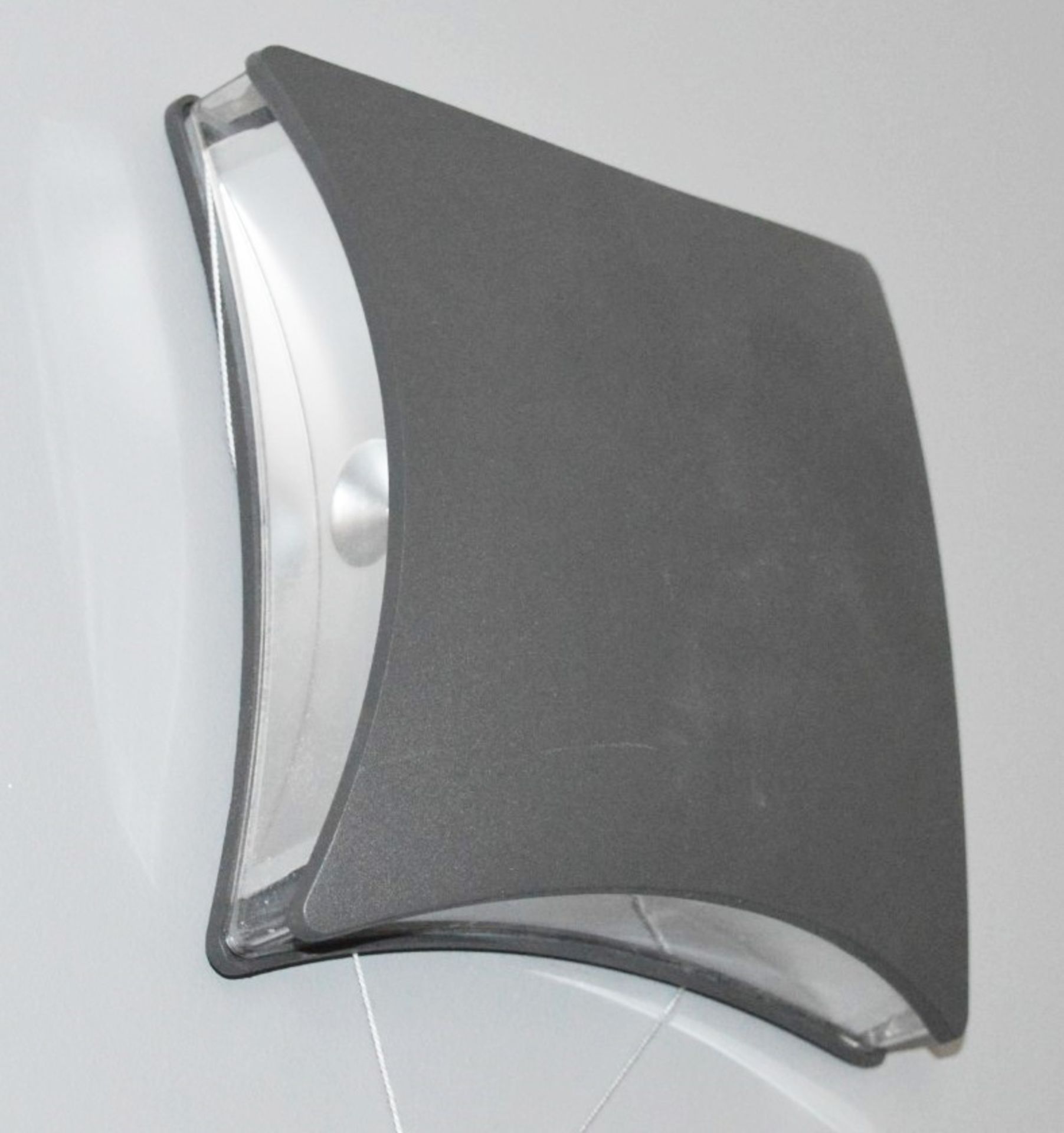1 x Die Cast Aluminium Outdoor LED Light Fitting, Dark Grey Wall Bracket - Ex Display - RRP £108.00 - Bild 2 aus 2