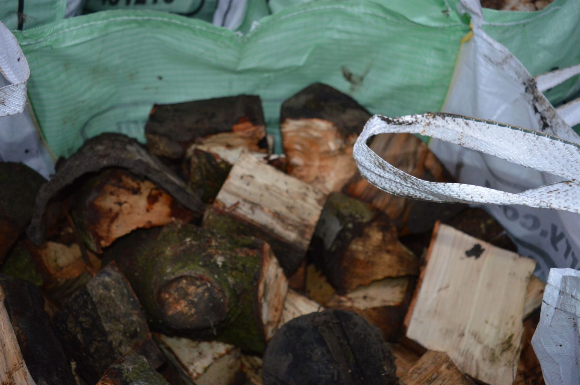 10 x Large Builders Sacks of FIREWOOD Chopped Logs - CL351 - Location: Chorley PR6You will receive - Image 3 of 5