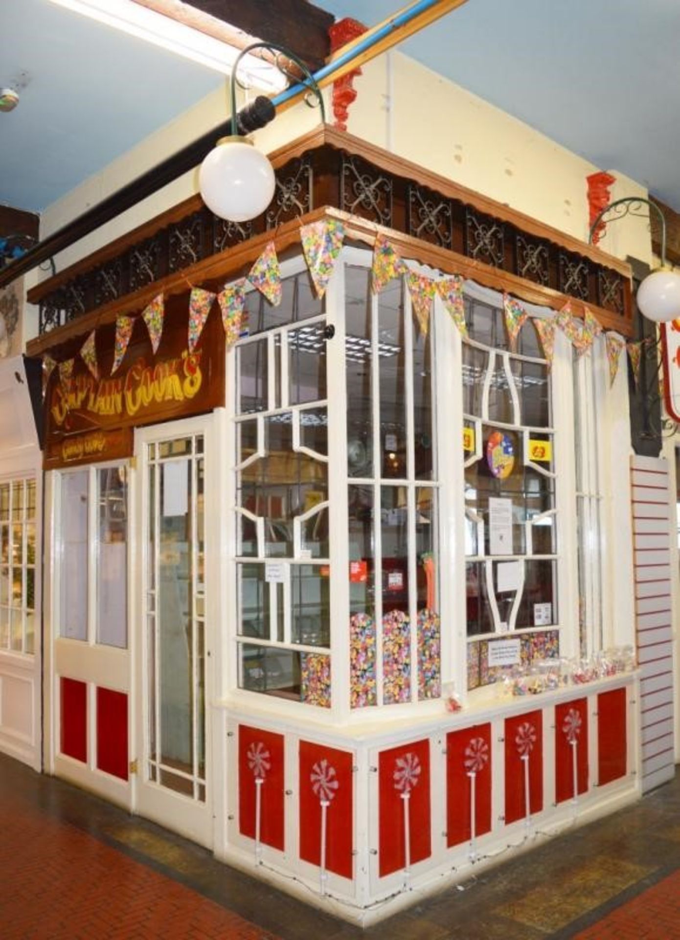 Botany Bay Victorian Style Vintage Corner Shopfront - Ideal For Shopping Outlets, Film Sets, Boutiqu