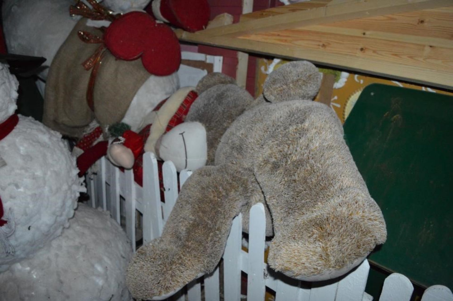 1 x Botany Bay Santas Grotto - Contents of Storage Container to Include Santas Grotto and Accessorie - Image 10 of 20