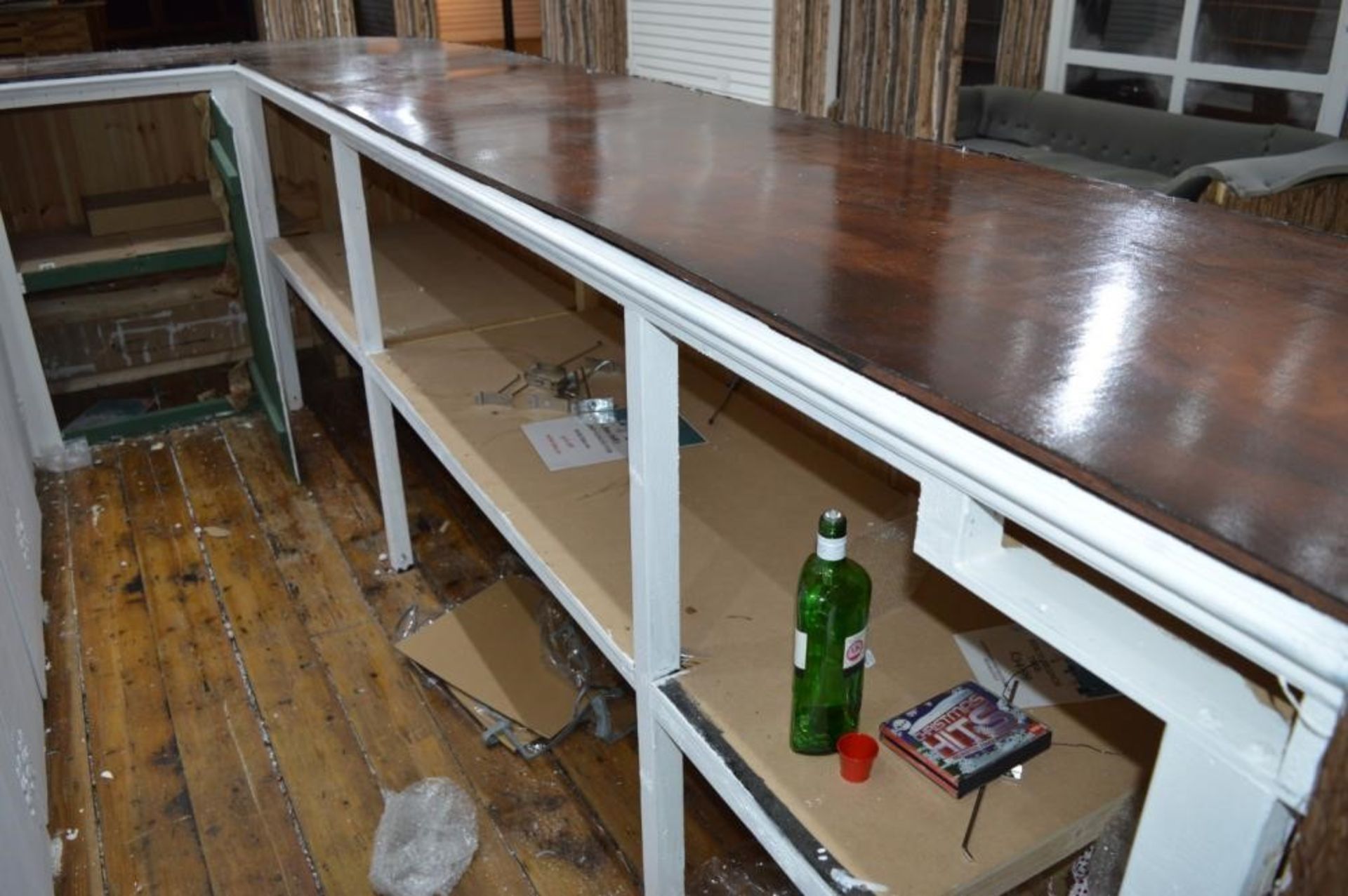 1 x Tiki Style Drinks Bar With Illuminated Rear Shelves and Unfinished Matching Seating Area - Ref B - Image 10 of 14