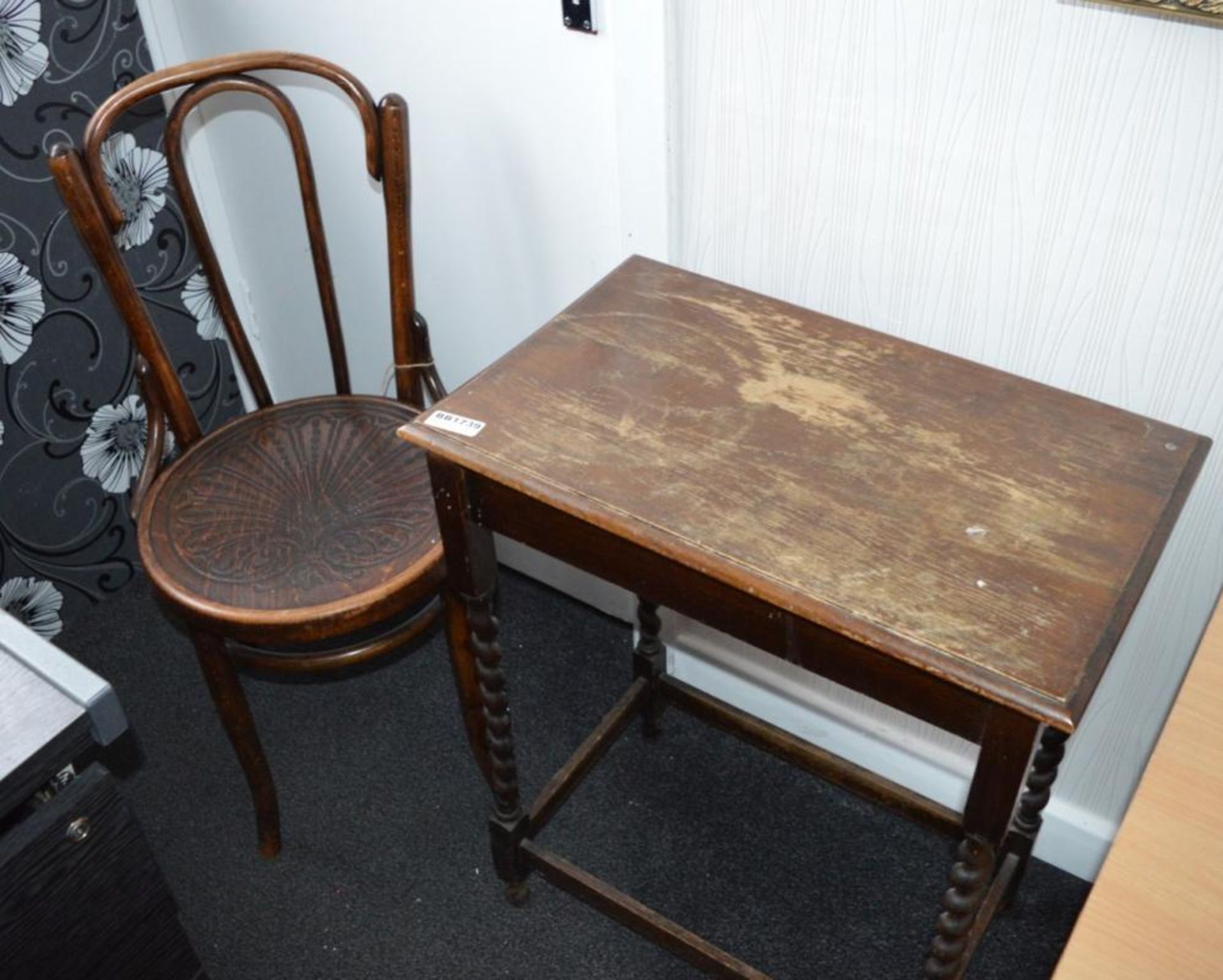 1 x Vintage Table and Chair - Ref BB1739 TF - CL351 - Location: Chorley PR6