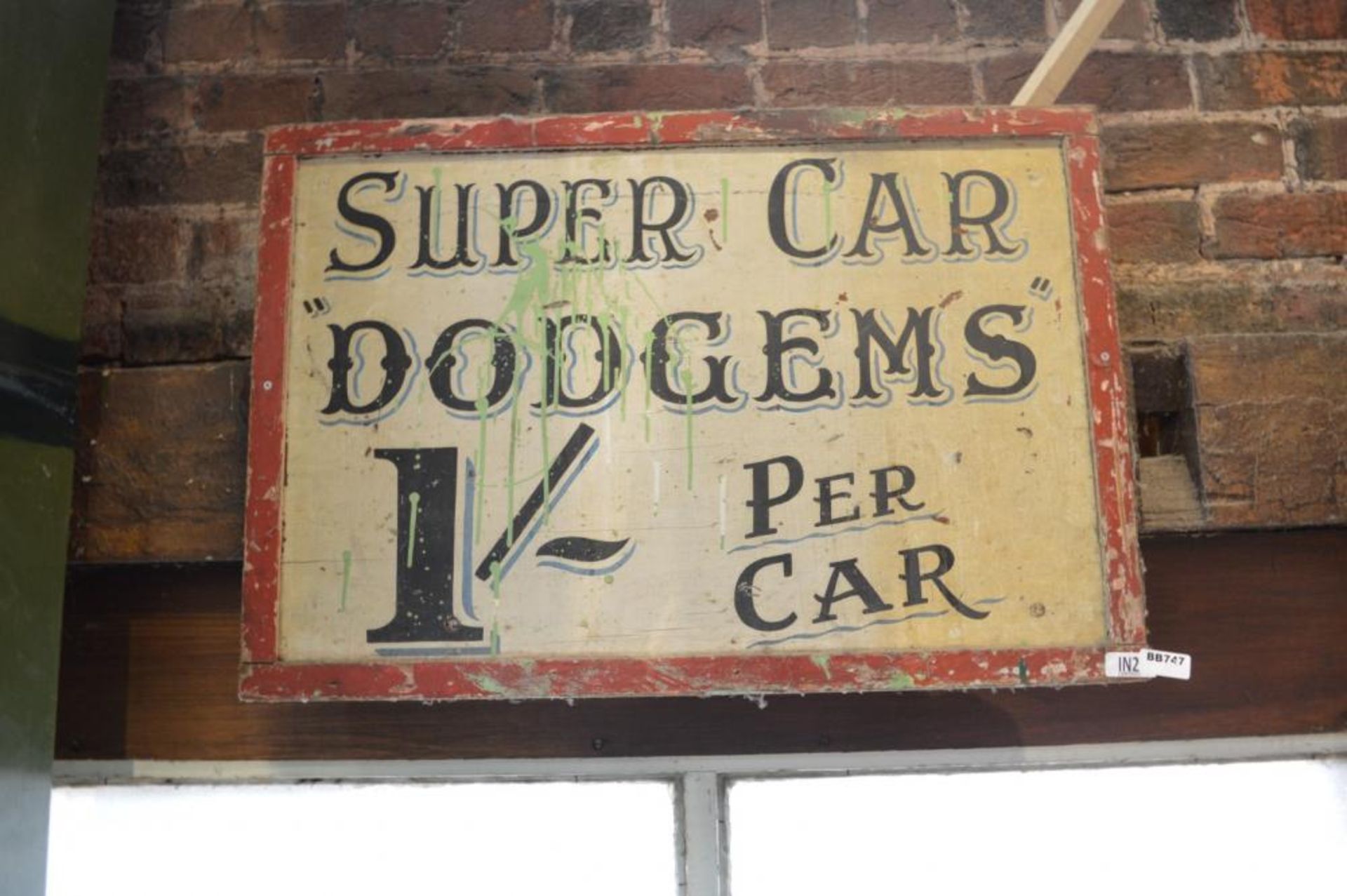 1 x Vintage Hand Painted "Super Car Dodgems 1 Shilling Per Car" Sign - 34 x 23 Inches - Ref BB747 - - Image 2 of 5