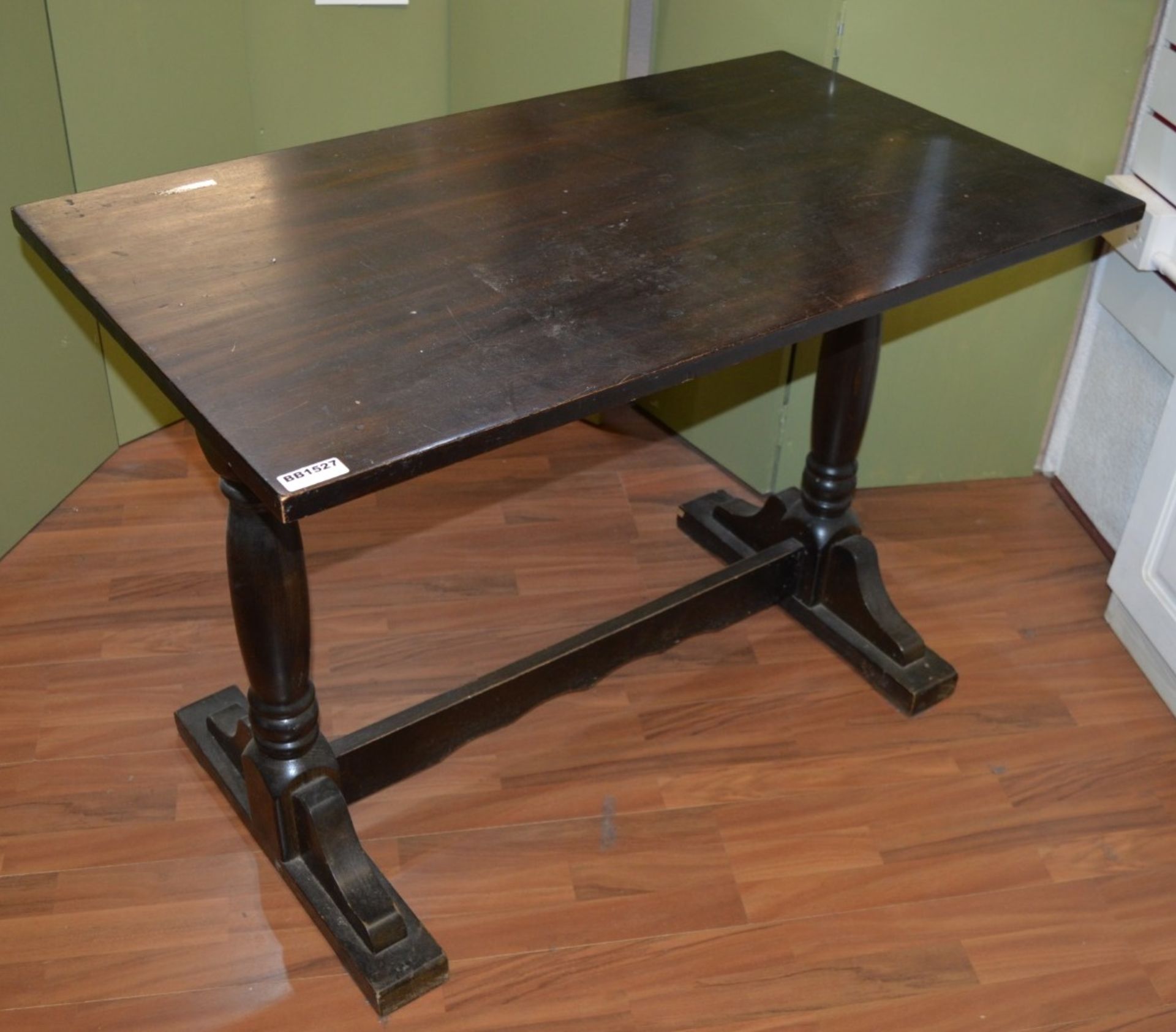 1 x Vintage Pub Table - H74 x W107 x D66 cms - Ref BB1527 GF - CL351 - Location: Chorley PR6