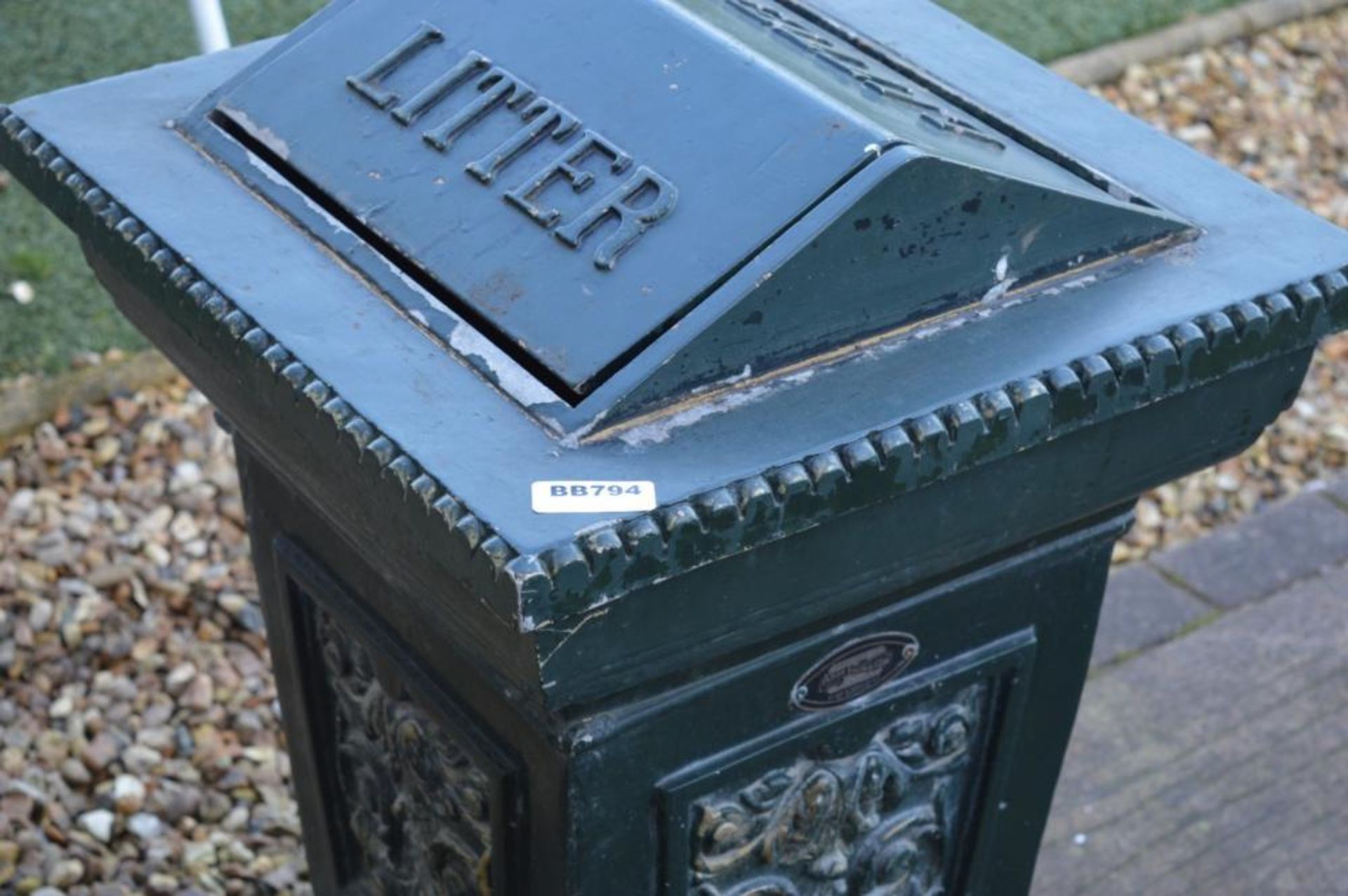 1 x Cast Metal Litter Bin in Green and Gold With Decorative Features and Claw Feet - H79 x W50 x D51 - Image 2 of 3