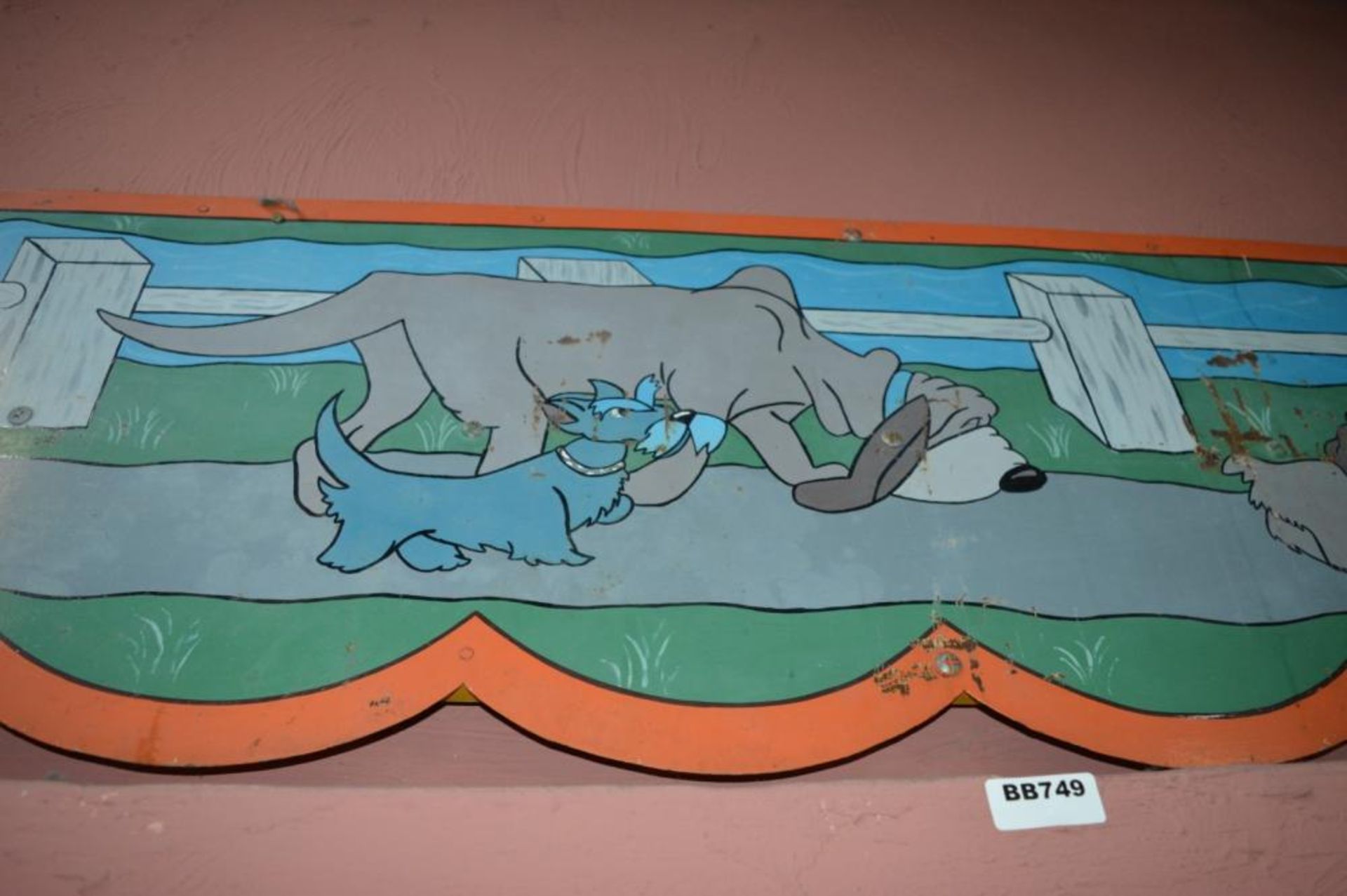 1 x Vintage Metal Hand Painted Fairground Ride Barrier Fence Panel With Braced Back and Mounting Hoo - Image 5 of 7