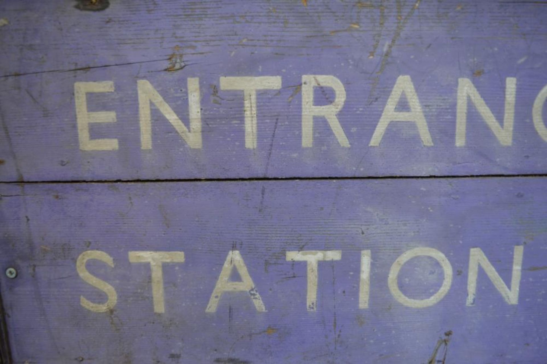 1 x Vintage Train Signage - Entrance To Station Only No Through Way - 32 x 18 Inches - Ref BB768 - C - Image 3 of 5