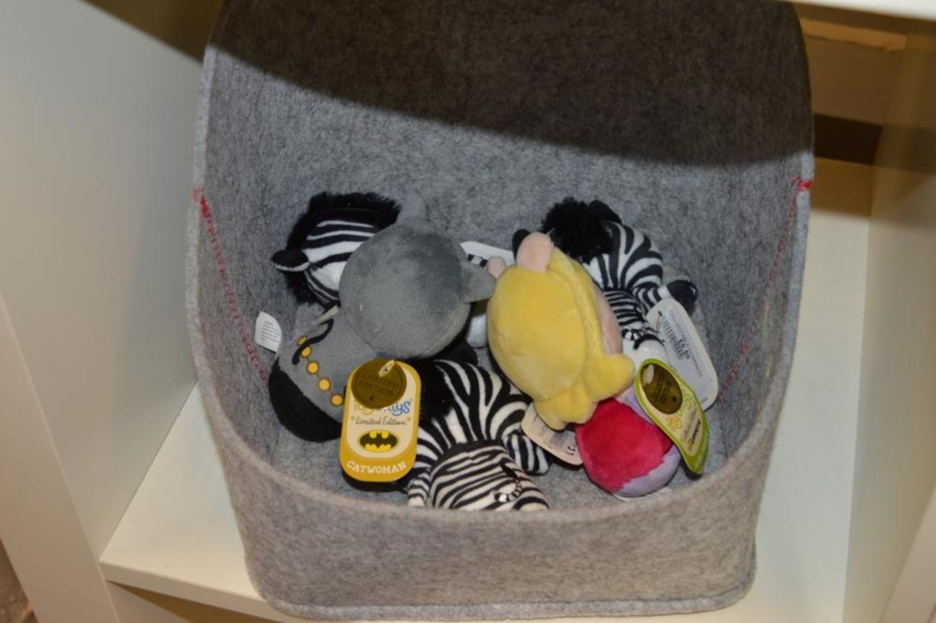 Approx 100 x Hallmark Itty Bittsy Character Soft Toys With 18 x Storage Baskets - Ref BB - CL351 - L - Image 15 of 19