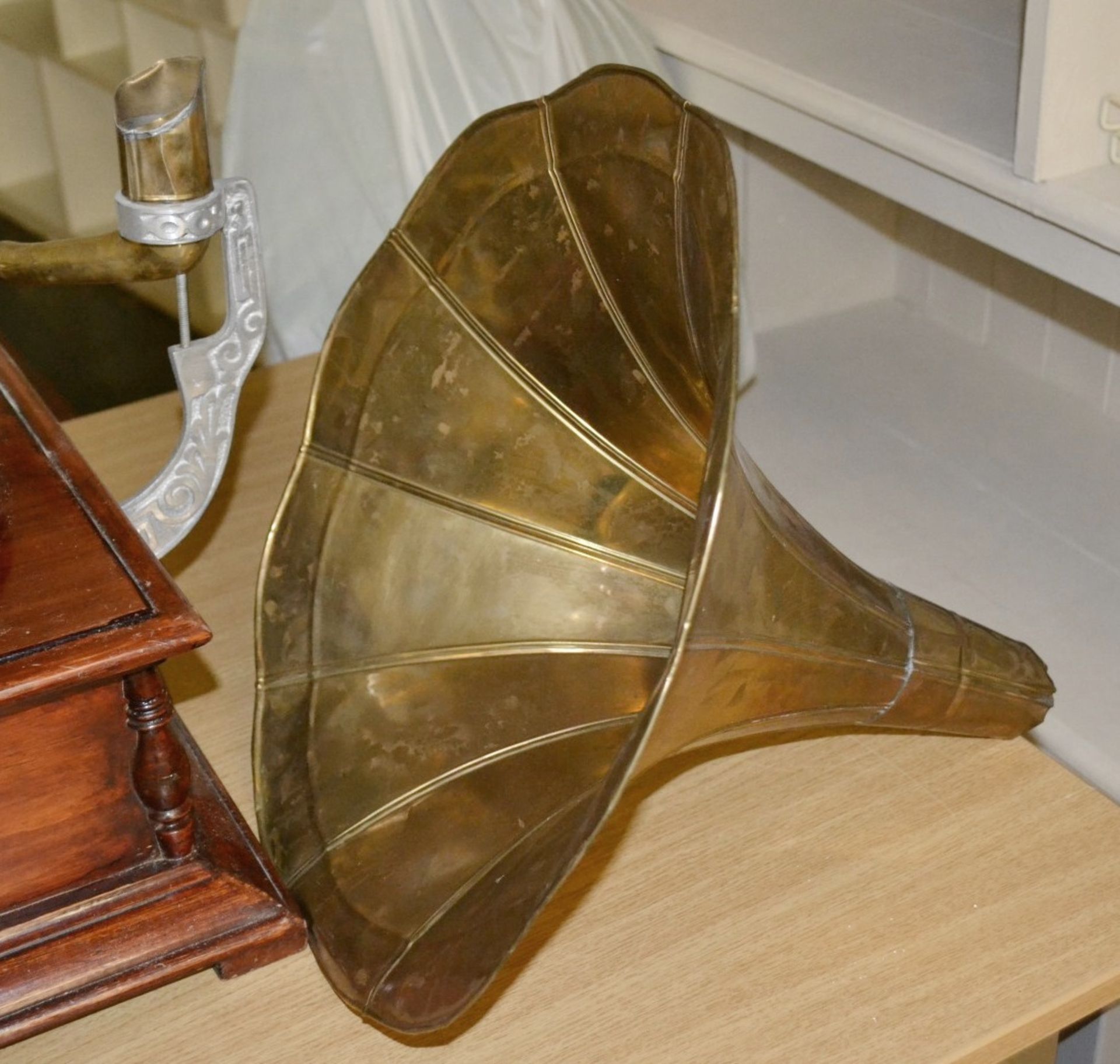 1 x 'His Masters Voice' Branded Gramophone - Dimensions: 37 x 37 x H21cm - Ref BB1165 / KS - Image 5 of 16