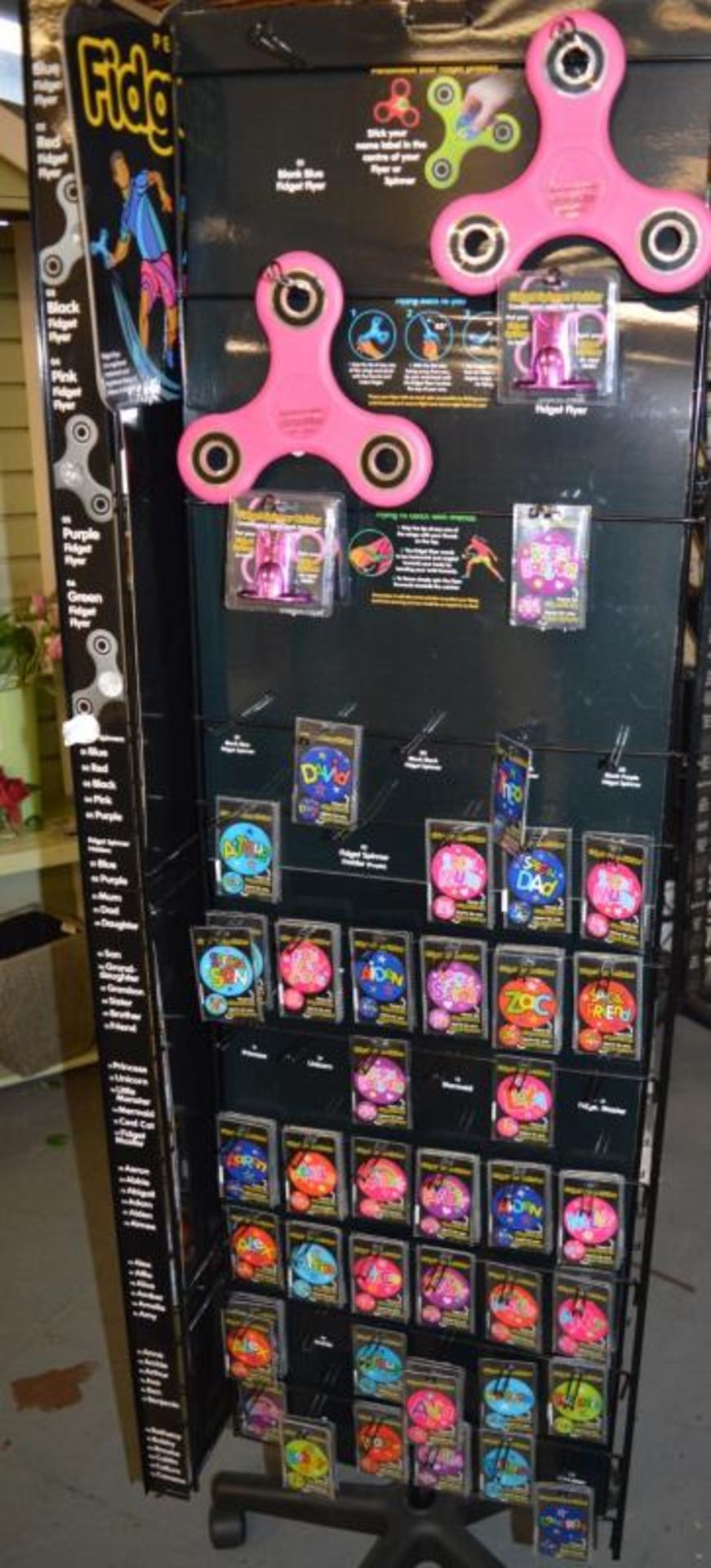 1 x Retail Carousel Display Stand With Approx 380 x Giant Fidget Spinners and Giant Fidget Spinner S - Image 5 of 8