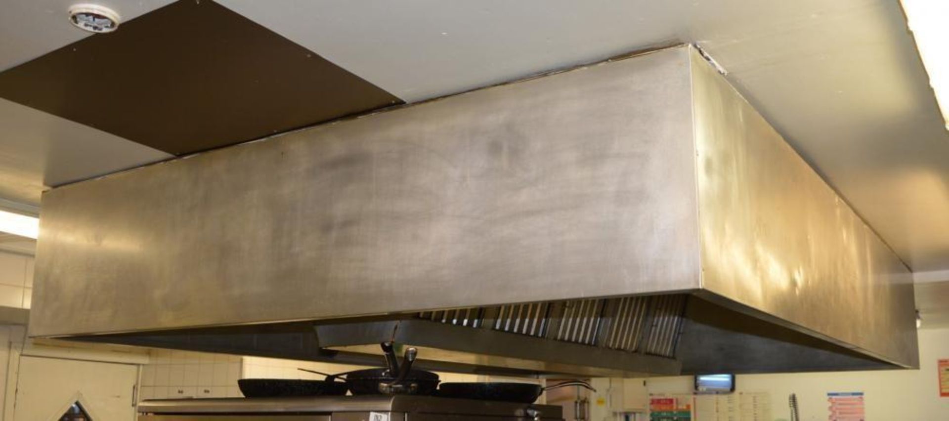 1 x Stainless Steel Canopy Extractor Hood With Filters - H46 x W232 x L351 cms - Filter Unit 250 x 5 - Image 3 of 4