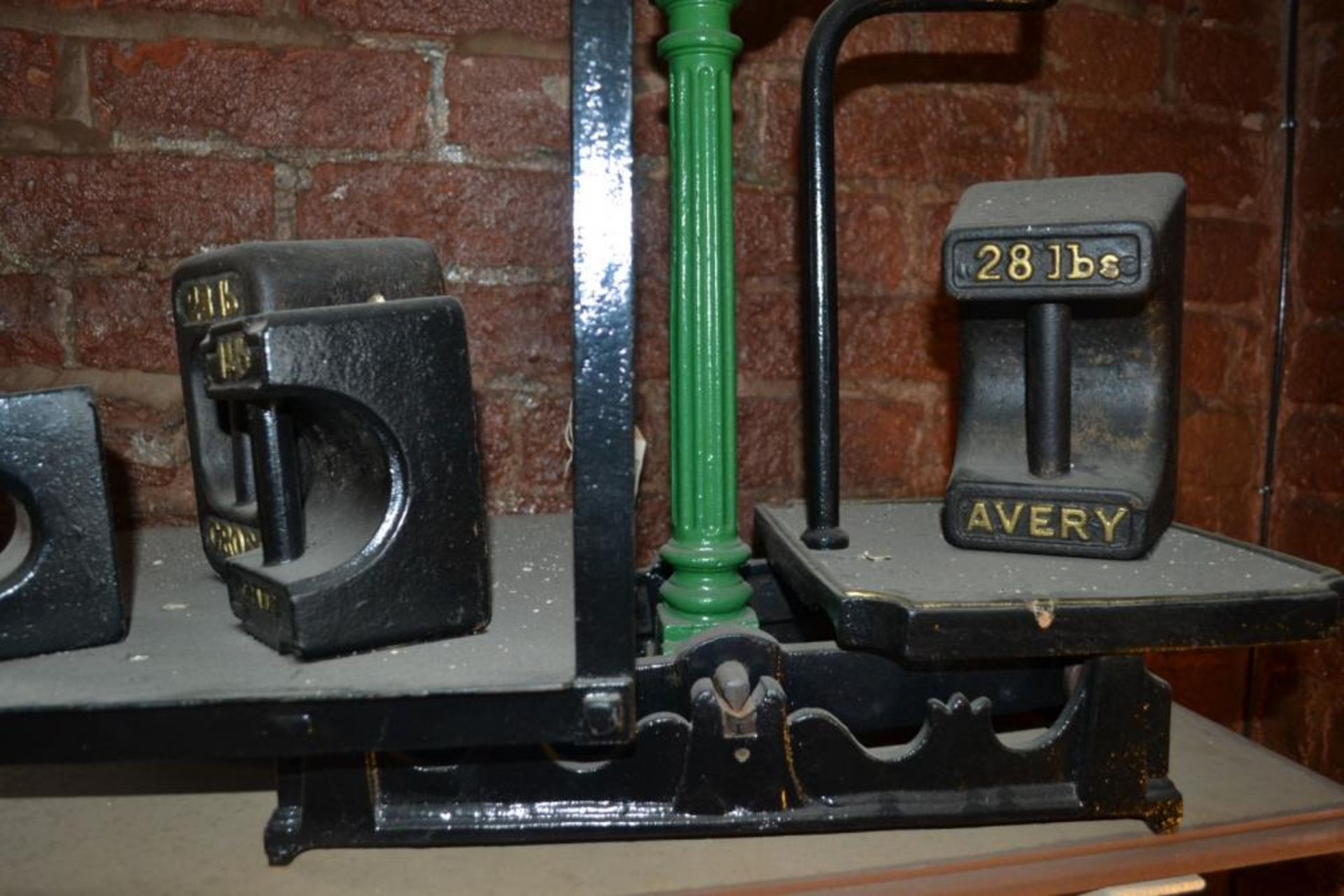1 x Set of Vintage Avery Weighing Scales With Various Large Weights - H54 x W70 x D44 cms - Ref BB58 - Image 6 of 7