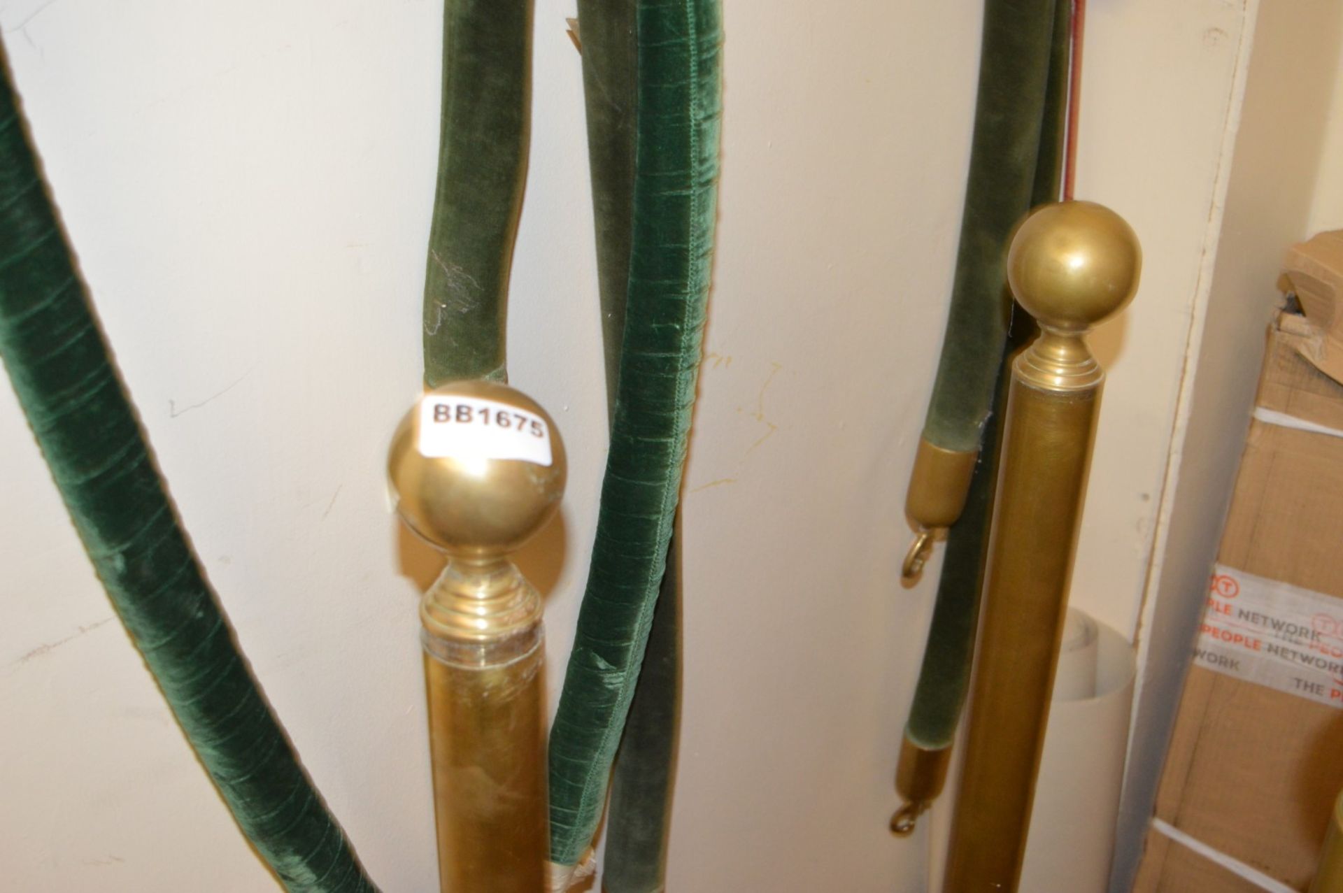 3 x Heavy Duty Brass Barrier Posts With Ropes - Ideal For Use in Hotels, Restaurants, Clubs or - Image 5 of 5