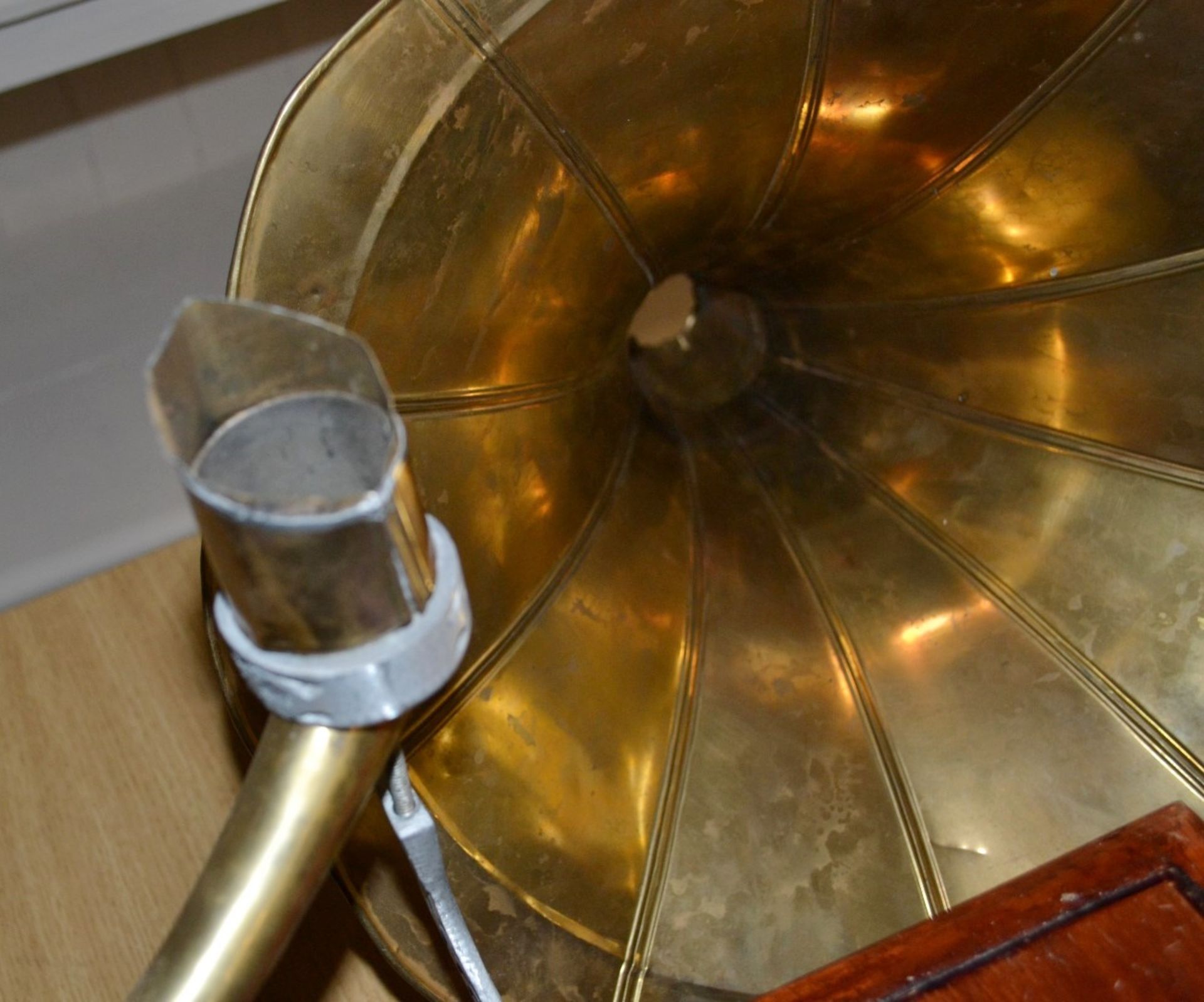 1 x 'His Masters Voice' Branded Gramophone - Dimensions: 37 x 37 x H21cm - Ref BB1165 / KS - Image 11 of 16