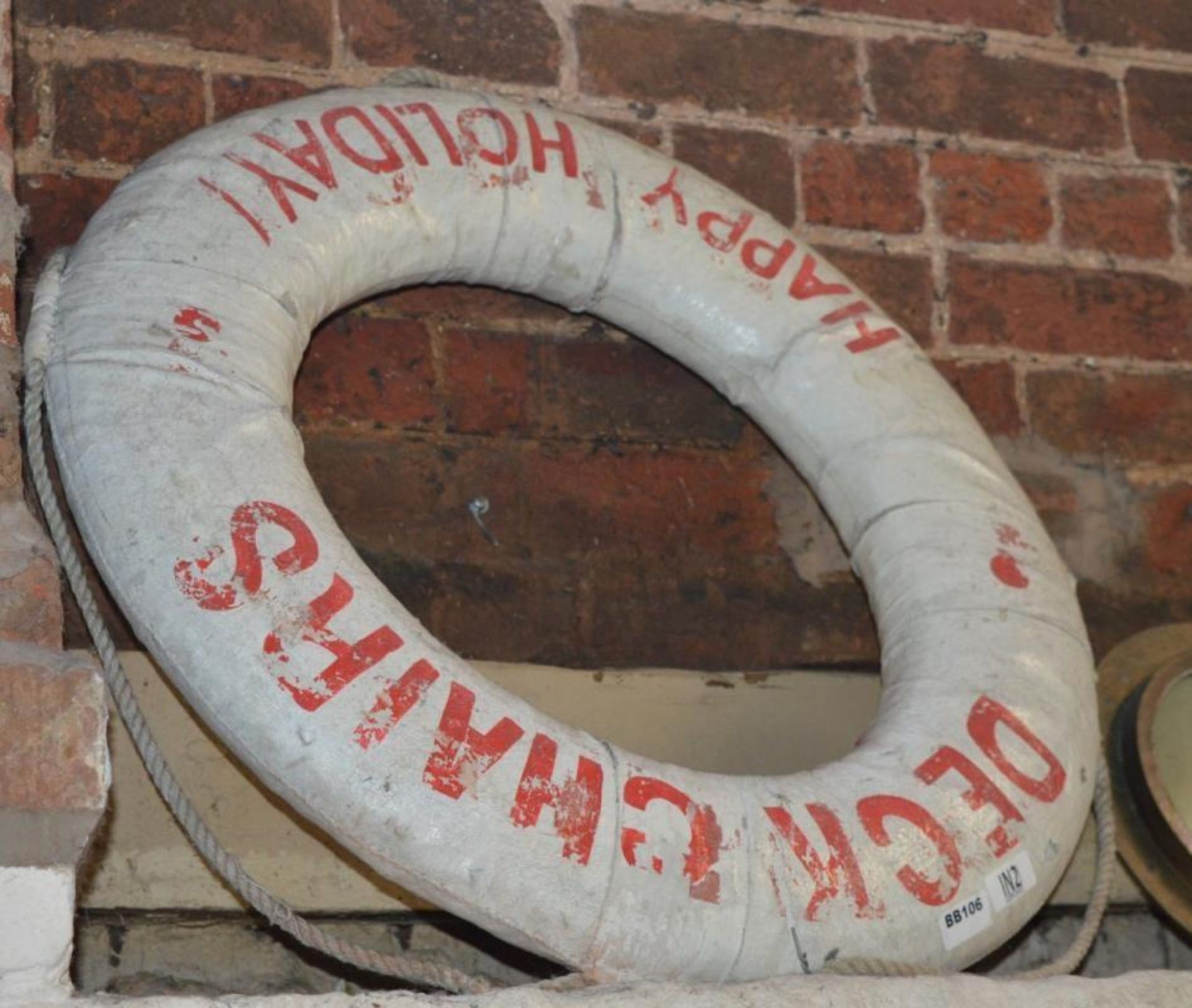 1 x Vintage Happy Holidays Deck Chairs Life Saving Buoy Ring - Ref BB106 SF - CL351 - Location: Chor - Image 5 of 5