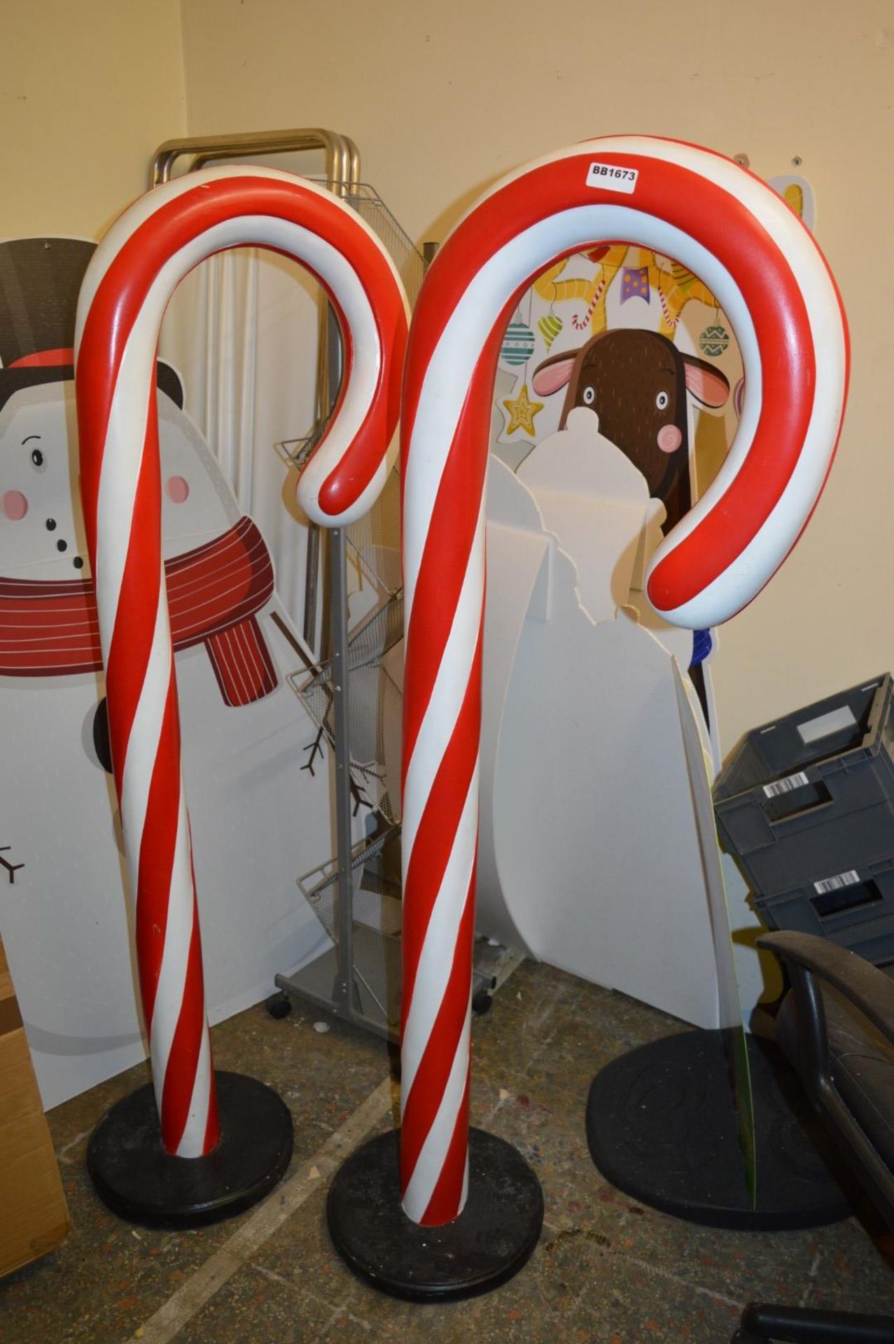 2 x Giant Freestanding Candy Cane Stick Props - 157 cms Tall - Ref BB1673 GF/R - CL351 - Location: - Image 2 of 4