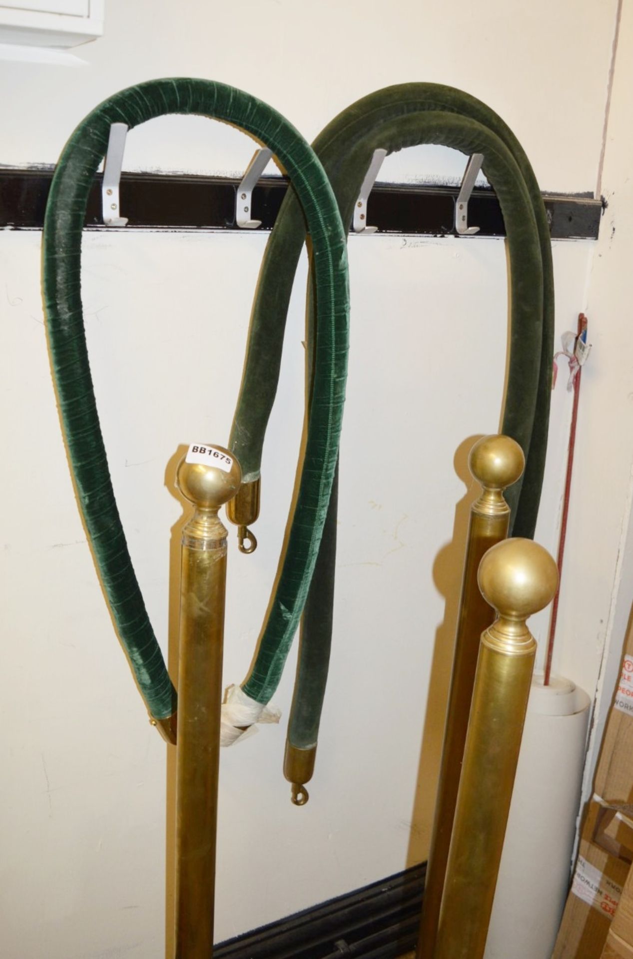 3 x Heavy Duty Brass Barrier Posts With Ropes - Ideal For Use in Hotels, Restaurants, Clubs or - Image 2 of 5