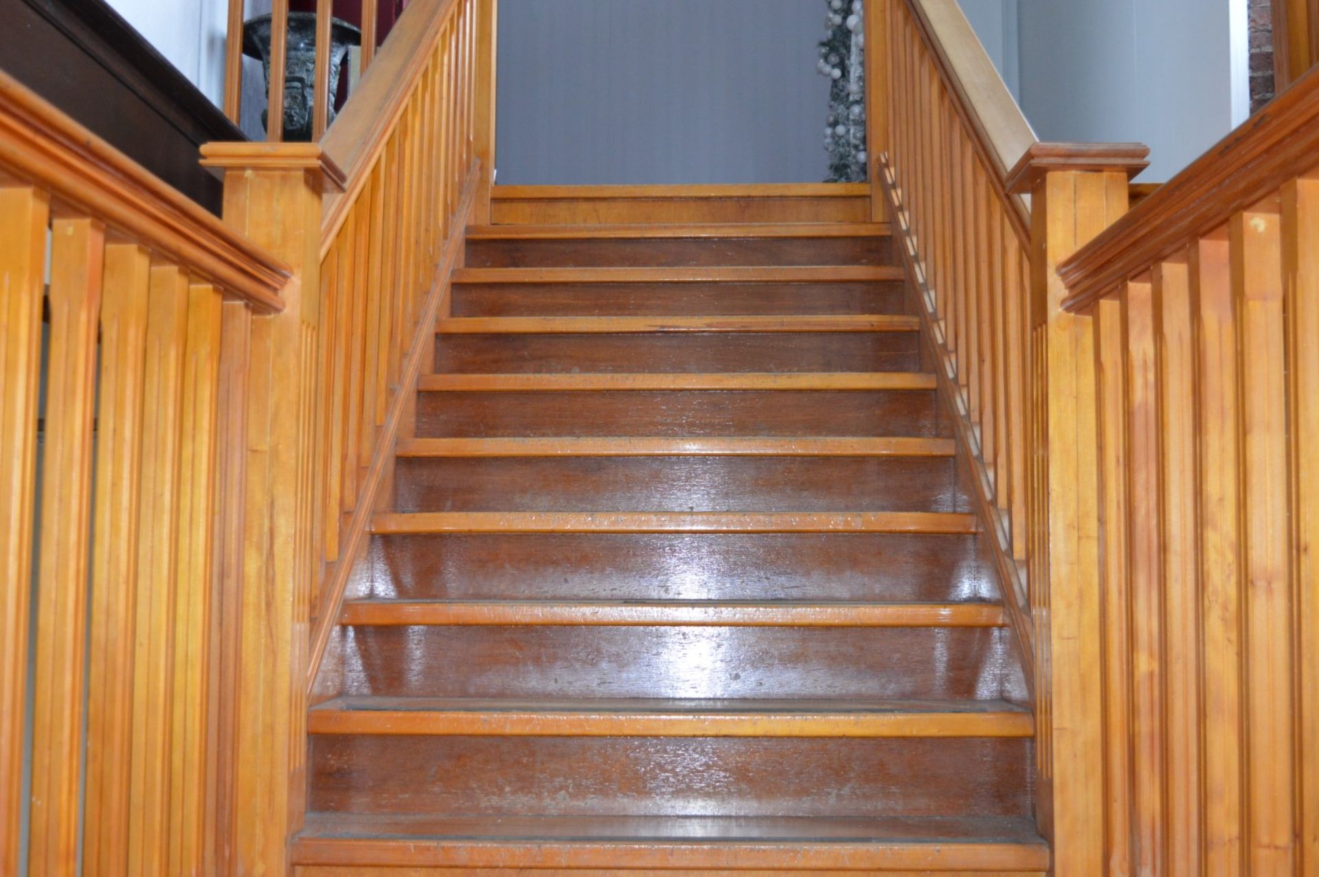 1 x Solid Timber Double Staircase - H374 x W275 x L620 cms - Ref BB000 - CL351 - Location: Chorley - Image 8 of 10