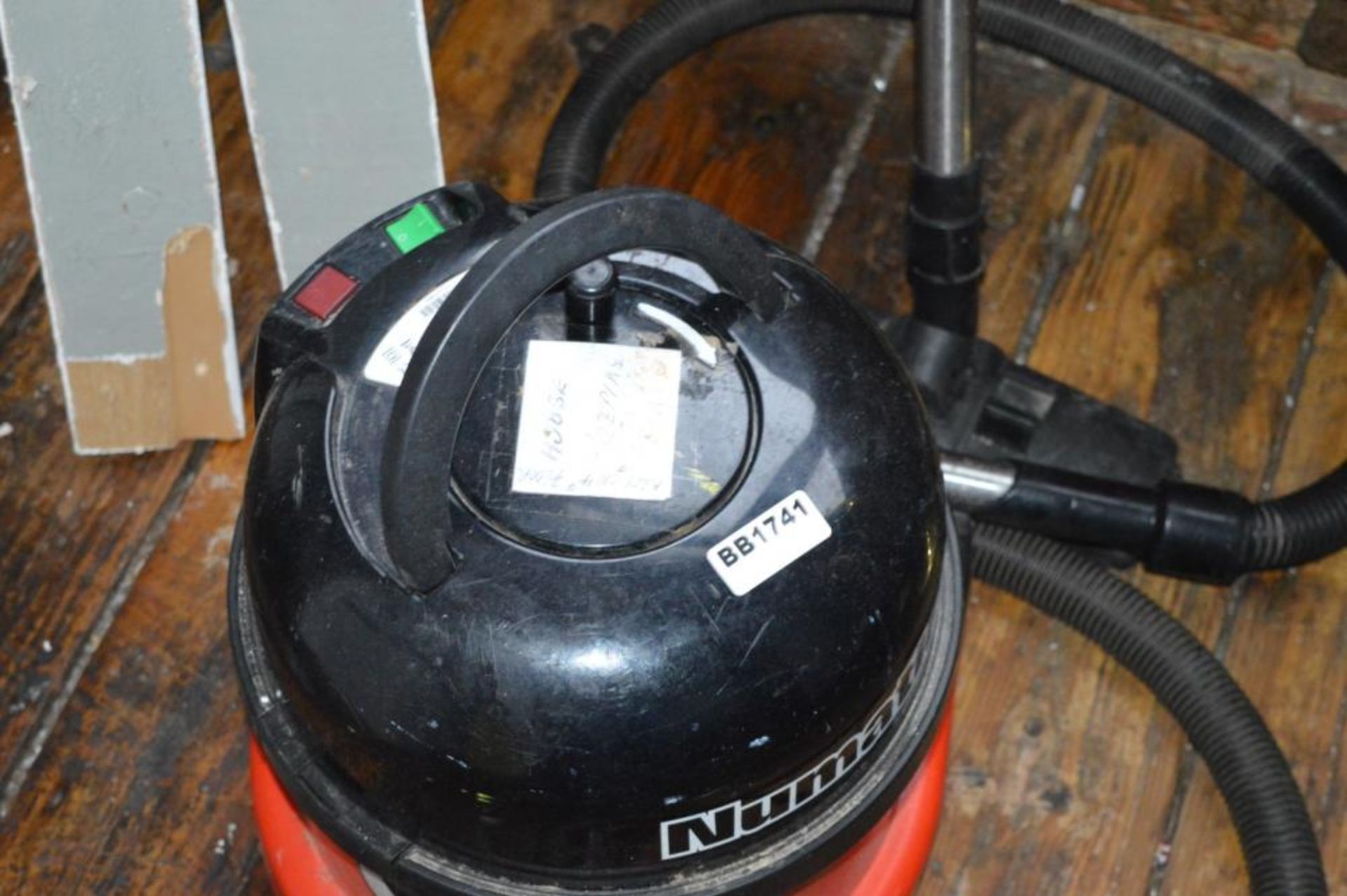 1 x Henry Hoover Numatic Vacuum Cleaner - Ref BB1741 TF - CL351 - Location: Chorley PR6 - Image 3 of 3