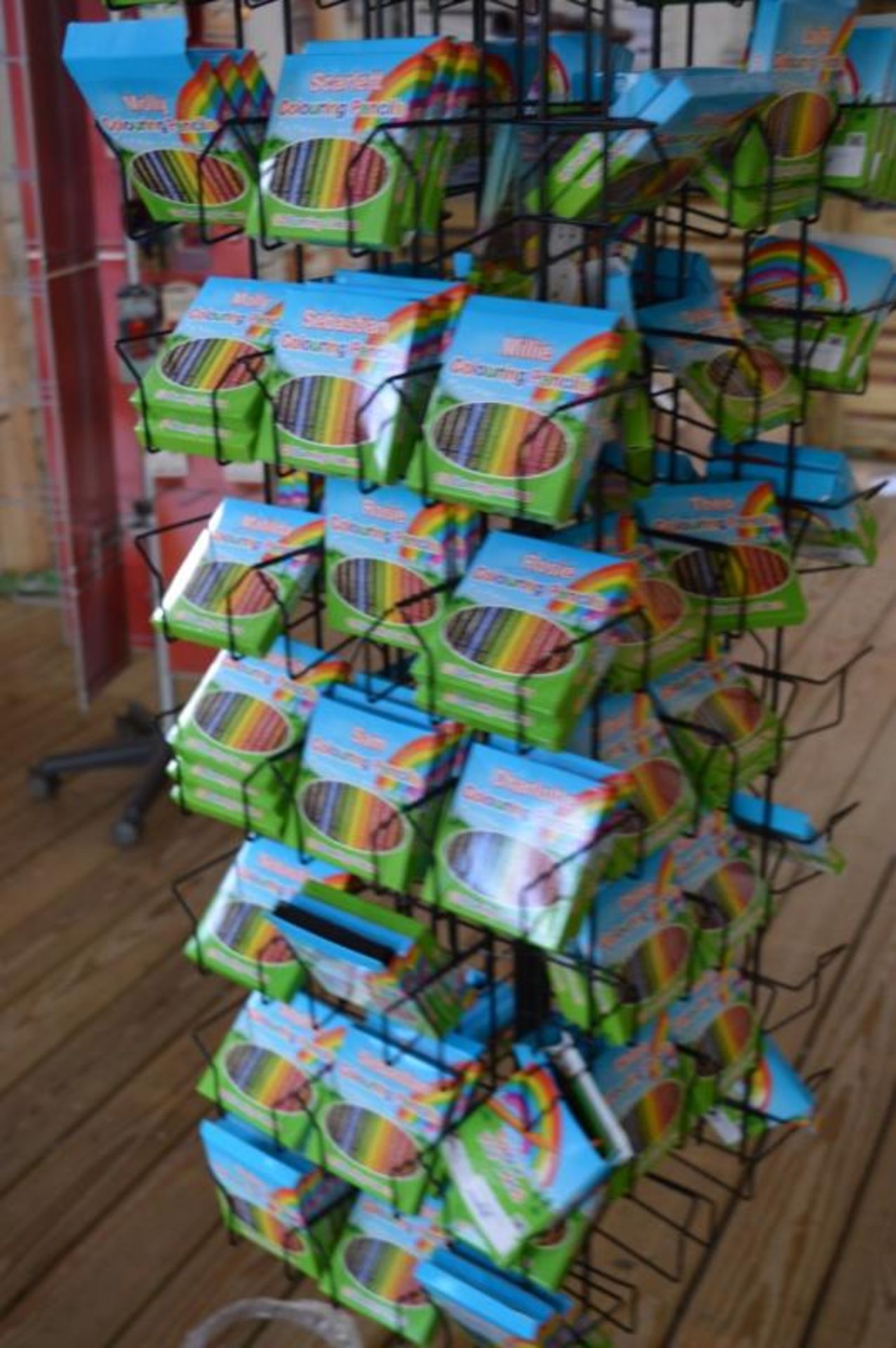 1 x Retail Carousel Display Stand With Approx 144 x Personalised Colouring Pencil Sets - Unused Stoc - Image 4 of 6