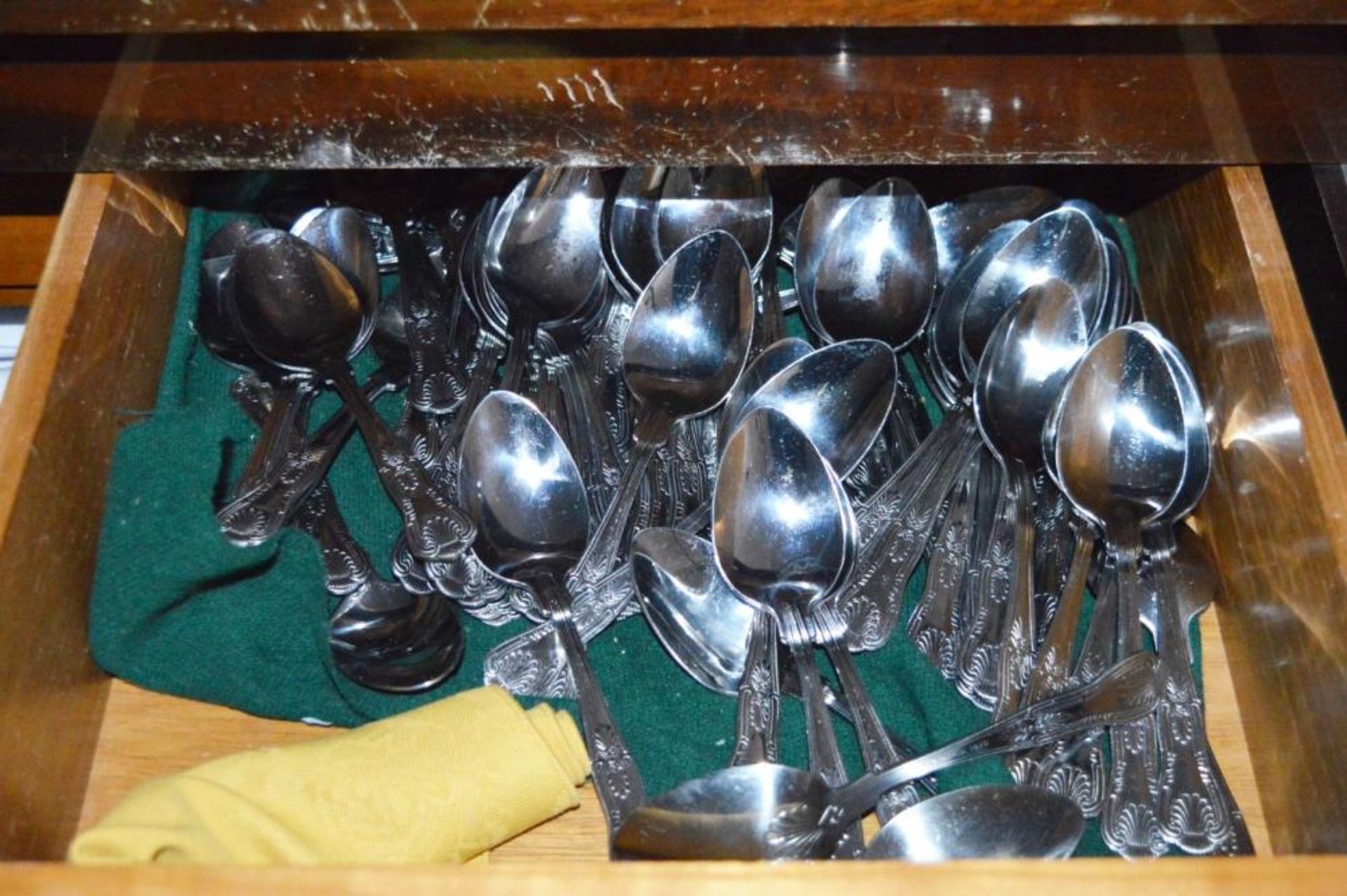 1 x Contents of Restaurant Cabinet - Includes Table Clothes, Cutlery, Plates, Teapots, Saucers, Cups - Image 6 of 6